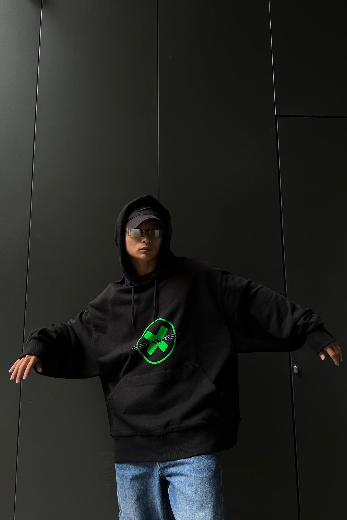 Coll Baskılı Siyah Oversize Sweatshirt SW1037