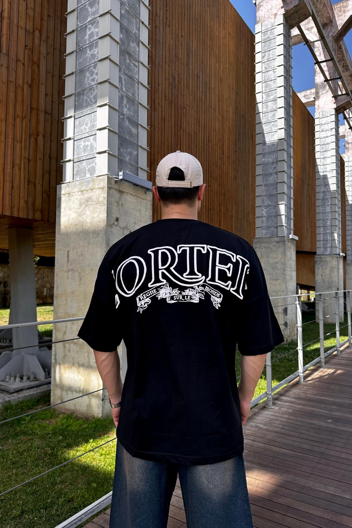 Cort Baskılı Siyah Oversize Tshirt  T1132