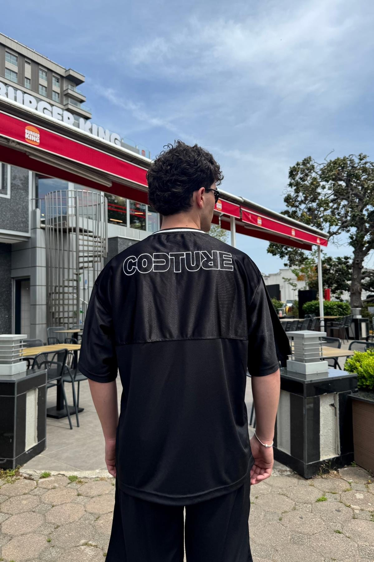 Couture Nakışlı Şerit Detay Siyah File Oversize Forma Tshirt