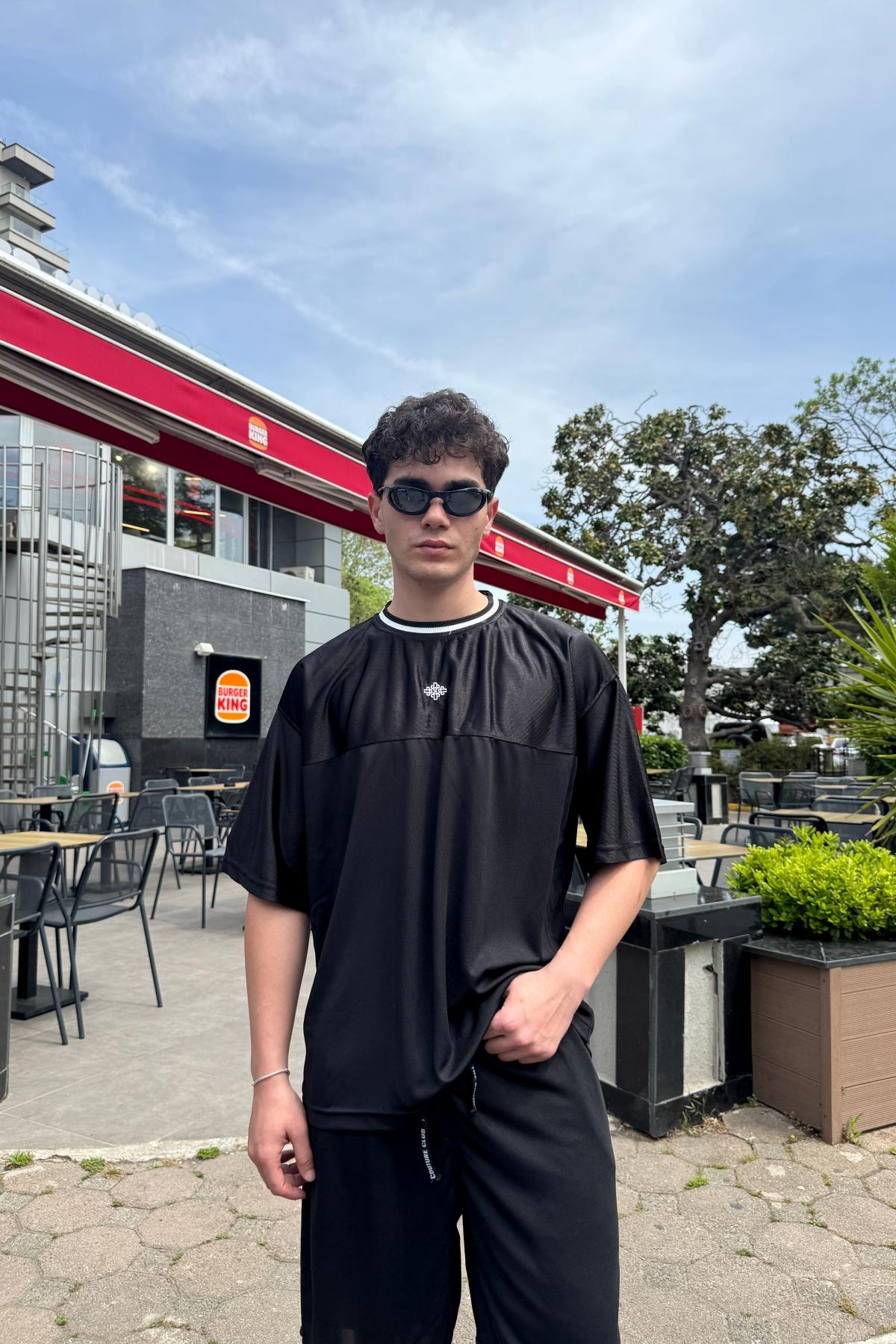 Couture Nakışlı Şerit Detay Siyah File Oversize Forma Tshirt