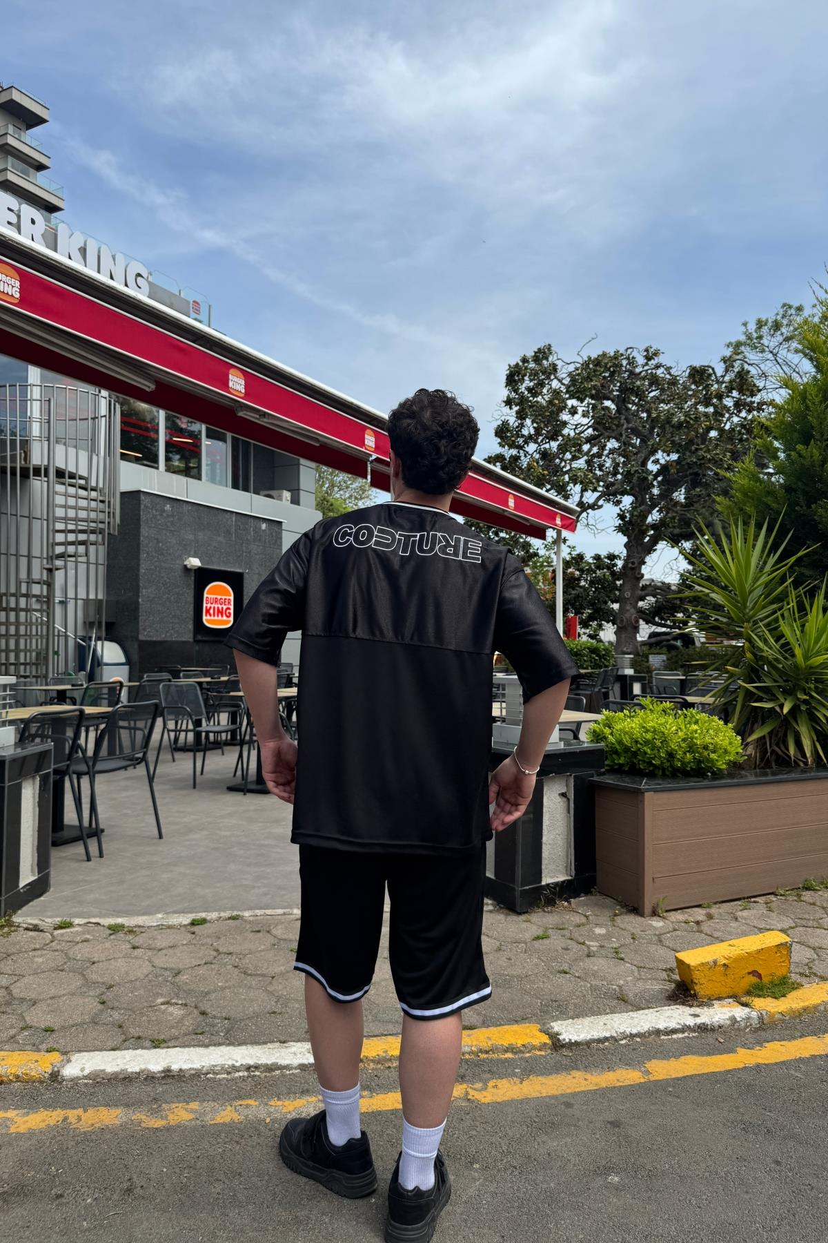 Couture Nakışlı Şerit Detay Siyah File Oversize Forma Tshirt