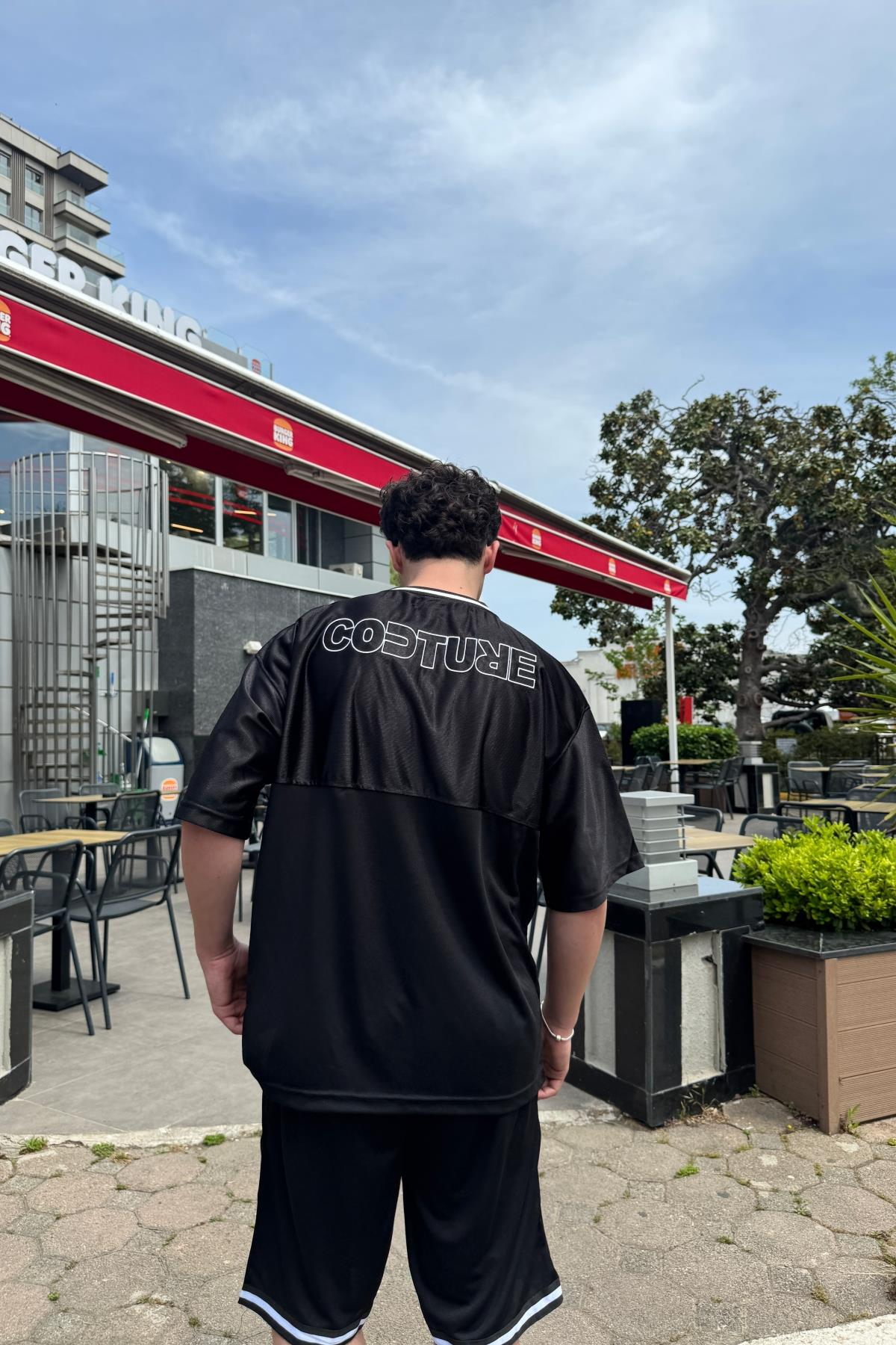 Couture Nakışlı Şerit Detay Siyah File Oversize Forma Tshirt