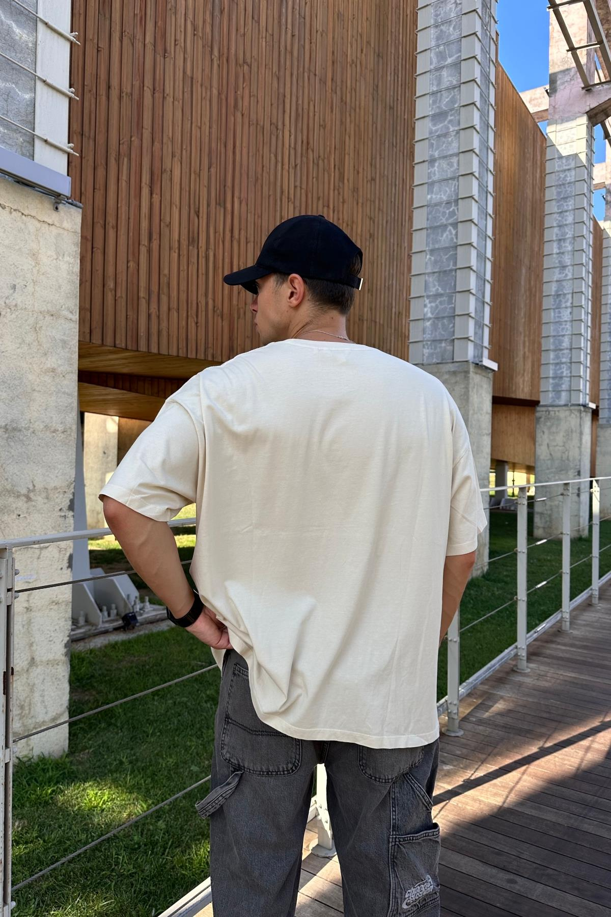 Eskitme Baskılı Krem Oversize Tshirt T1182