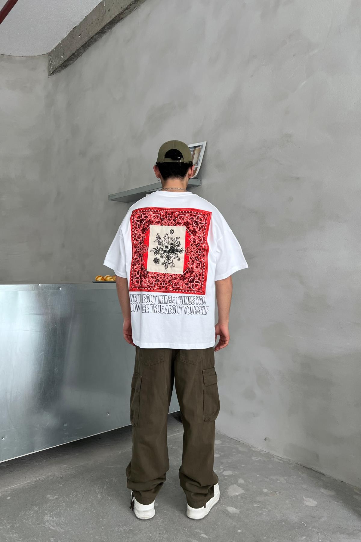 Etnik Desen Beyaz Oversize Patch Detay Tshirt