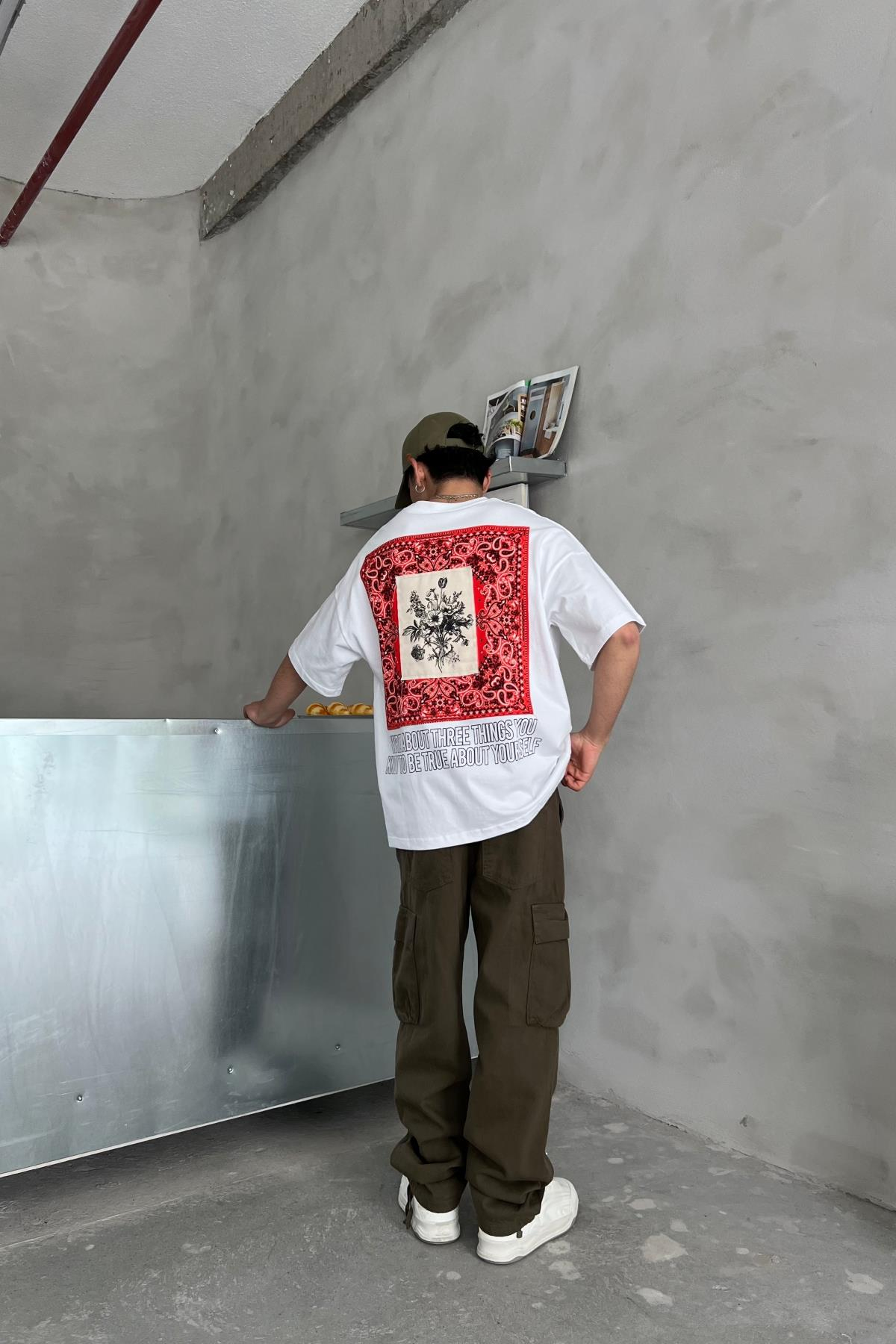 Etnik Desen Beyaz Oversize Patch Detay Tshirt