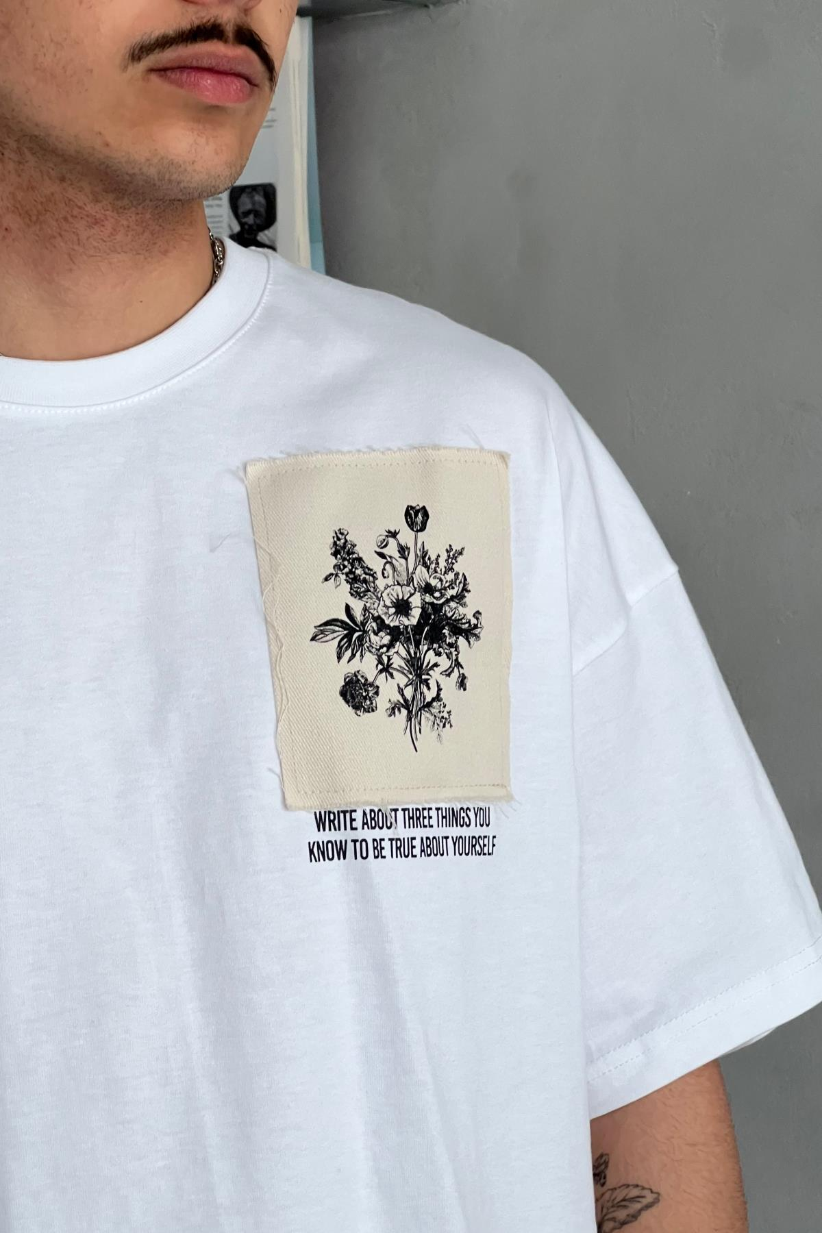Etnik Desen Beyaz Oversize Patch Detay Tshirt
