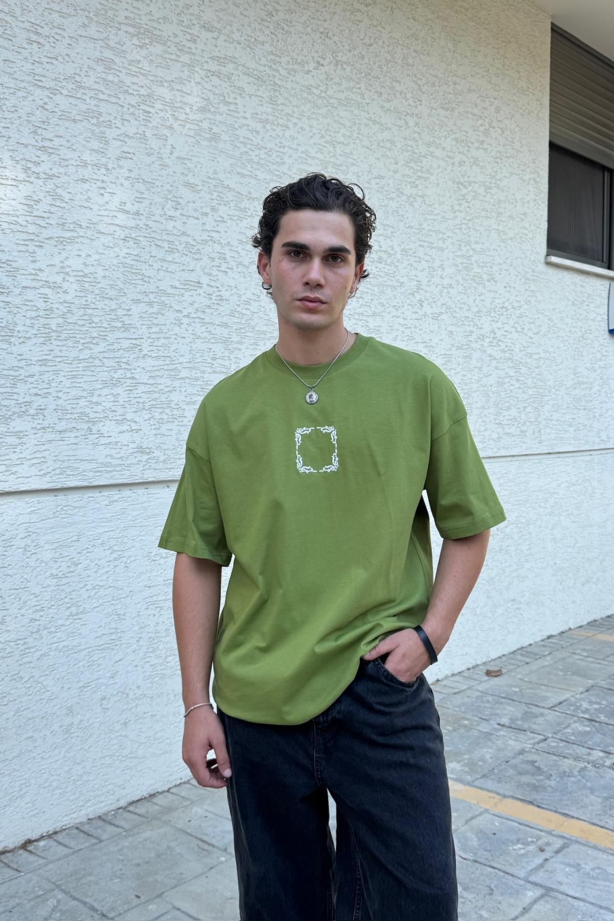 Etnik Desen Nakışlı Yeşil Oversize Tshirt JC01