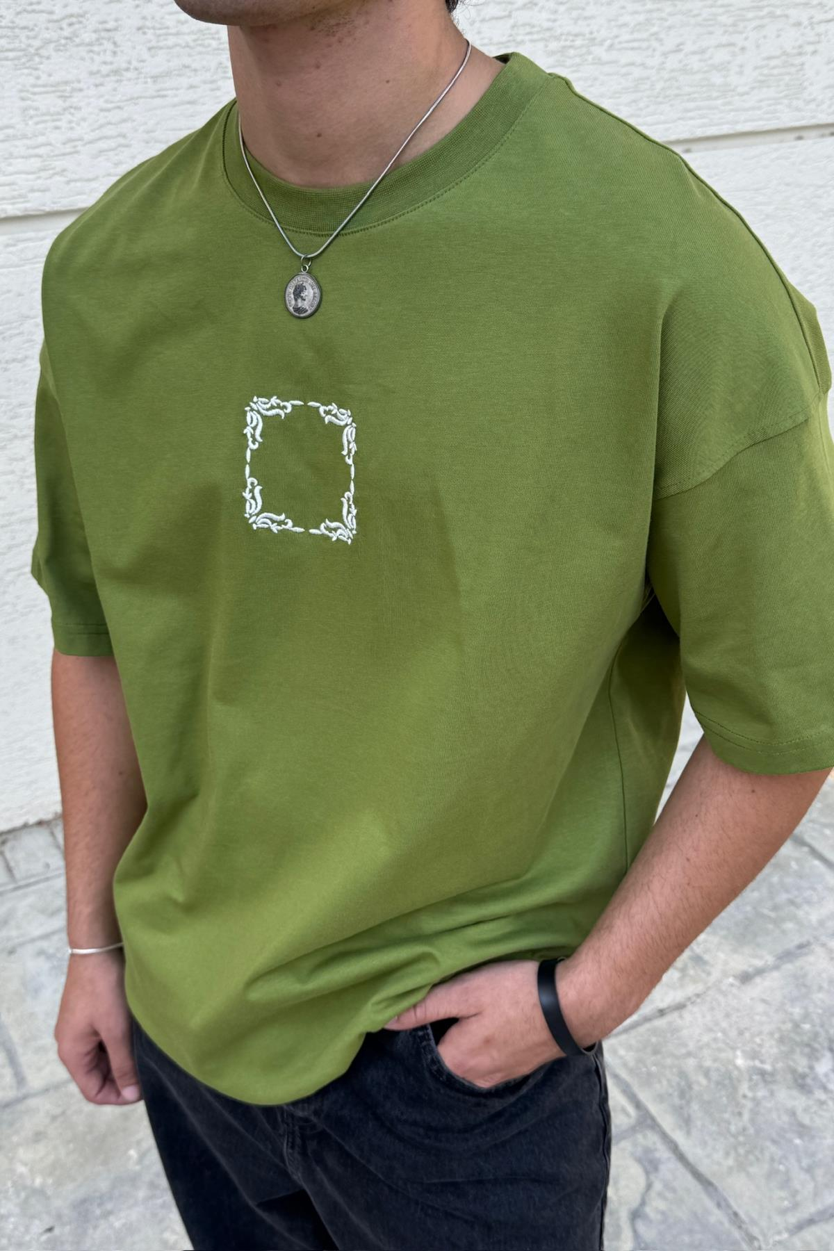 Etnik Desen Nakışlı Yeşil Oversize Tshirt JC01
