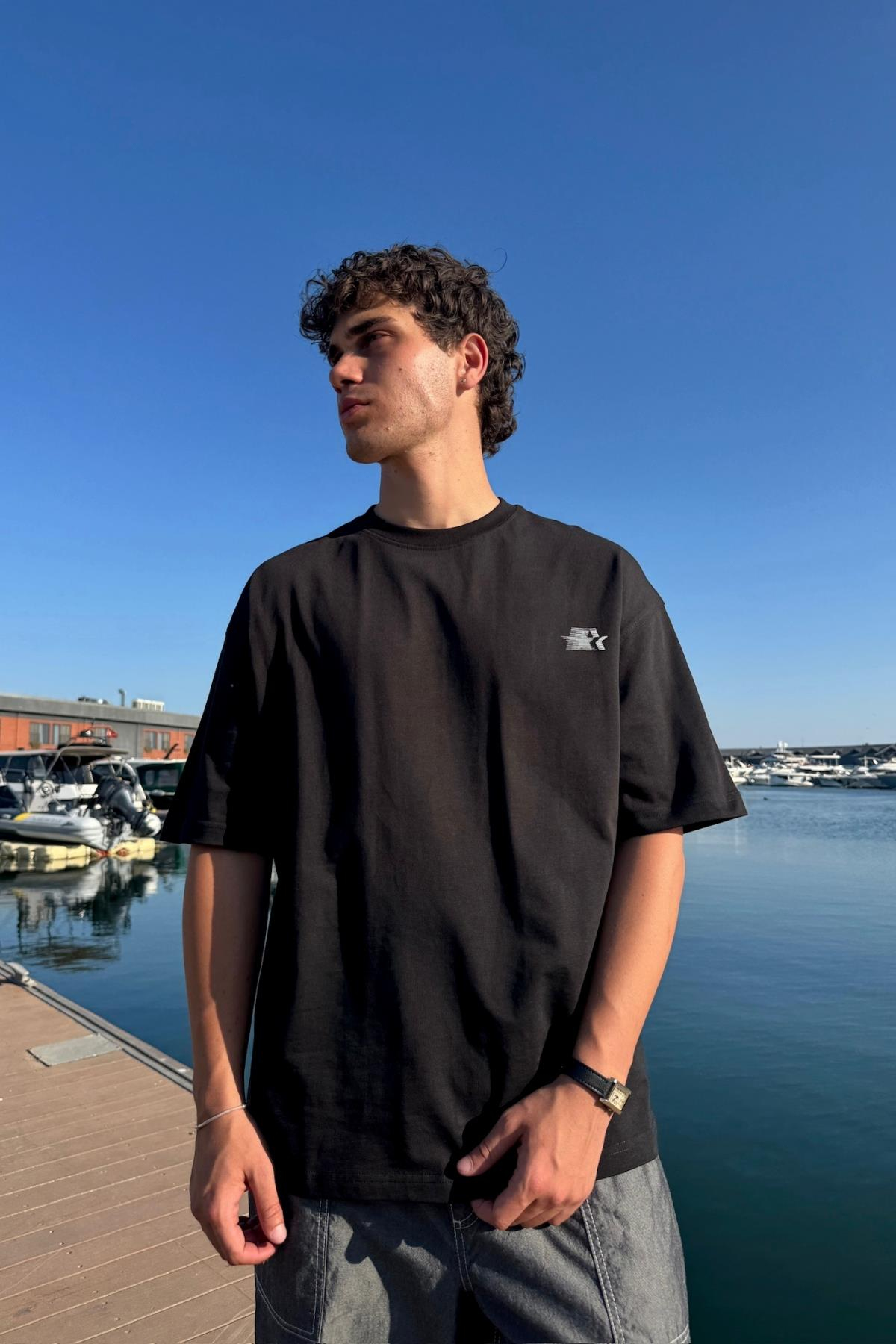 Find Out Baskılı Siyah Oversize Tshirt PM01
