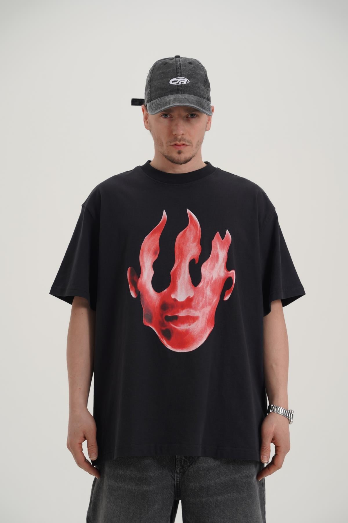 Fire Baskılı Siyah Oversize Tshirt CT01 MRT26047