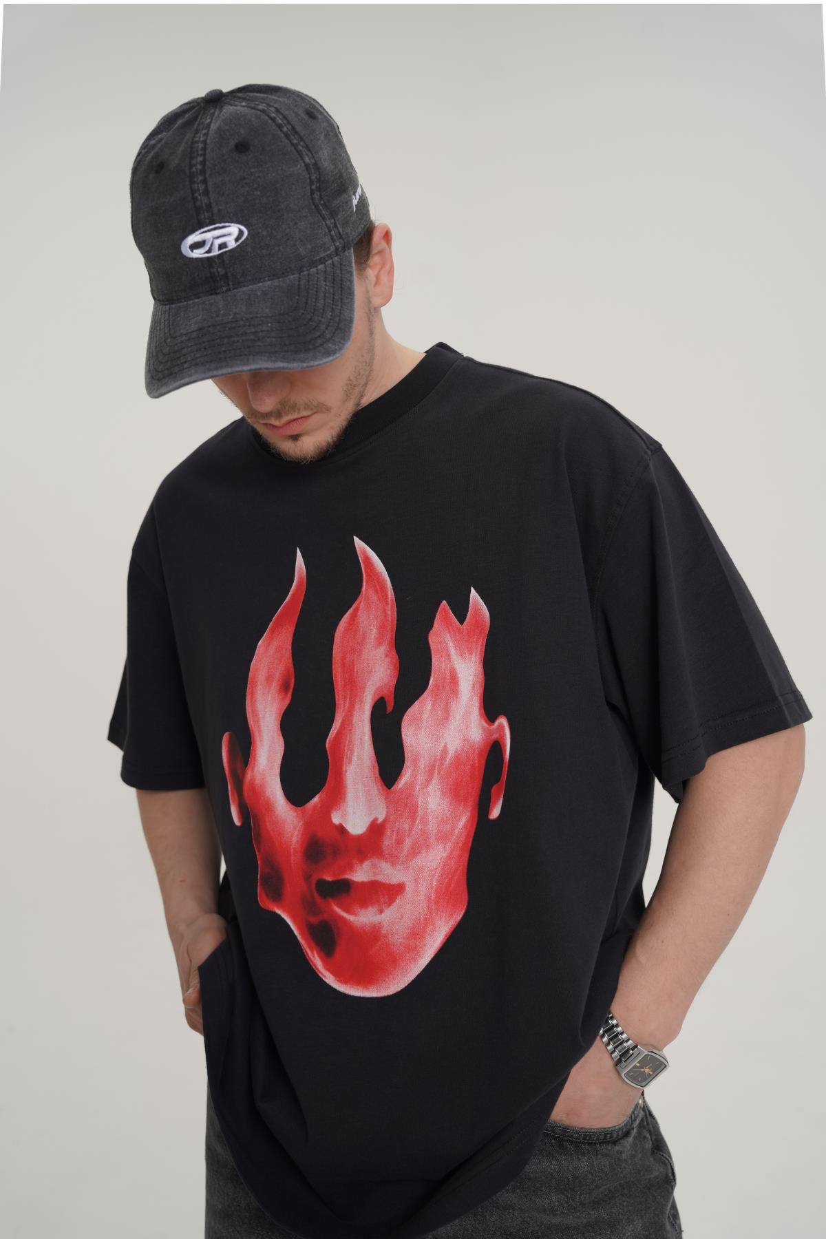 Fire Baskılı Siyah Oversize Tshirt CT01 MRT26047