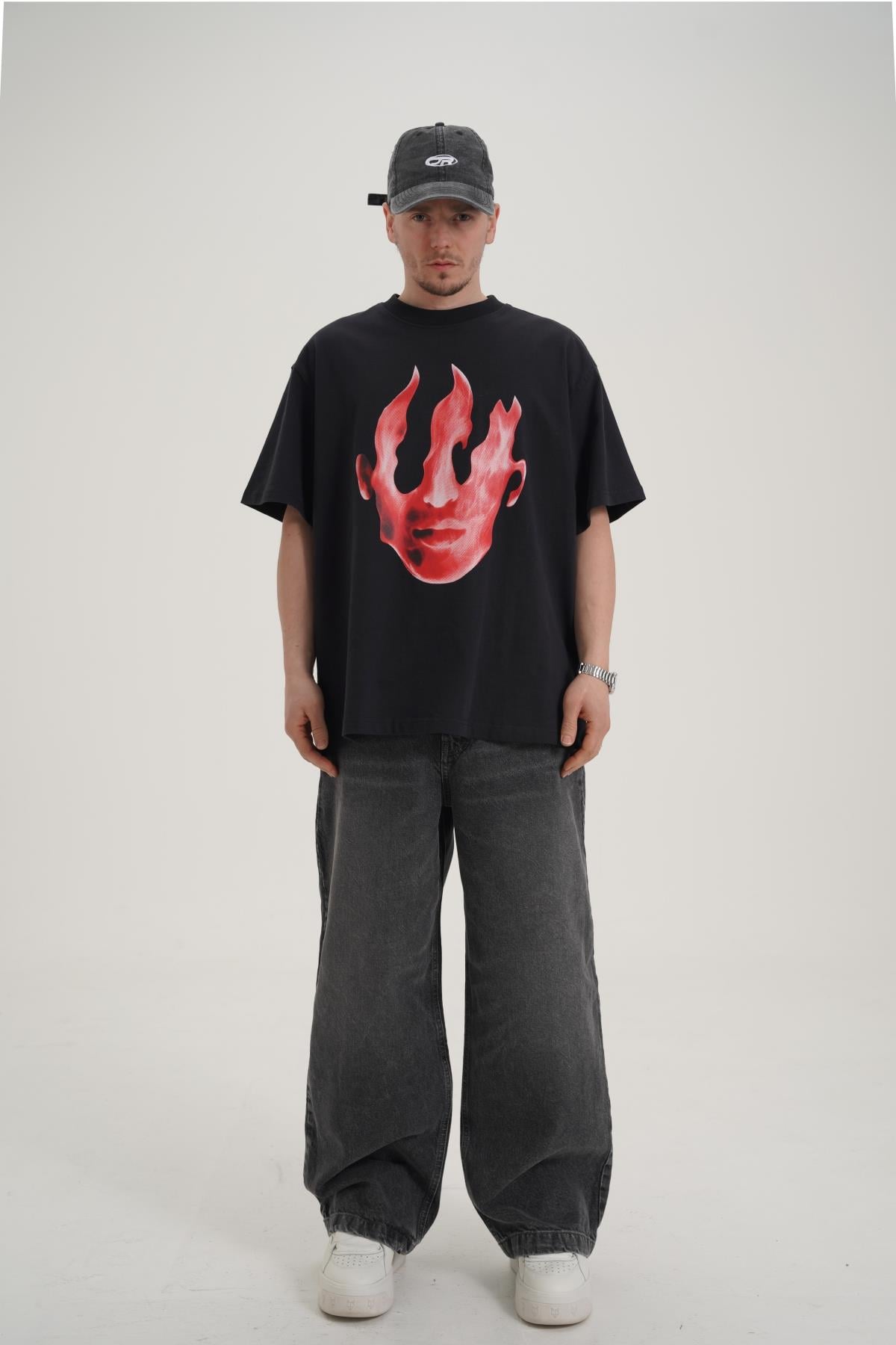 Fire Baskılı Siyah Oversize Tshirt CT01 MRT26047