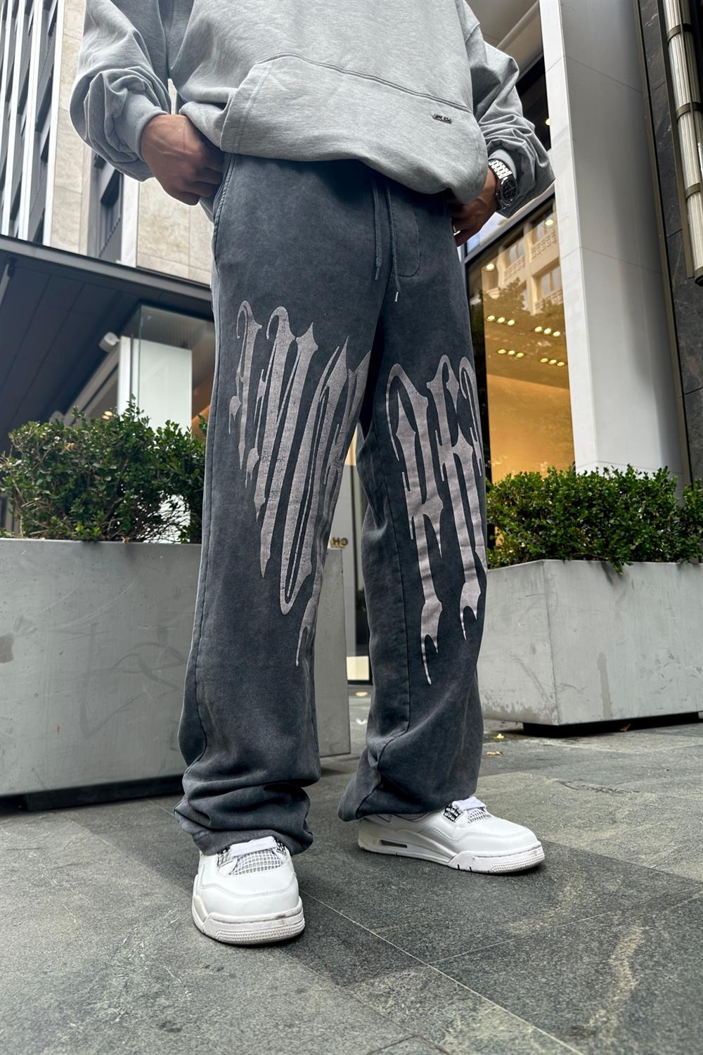 Graffiti Baskılı Acid Wash Eşofman ESF438