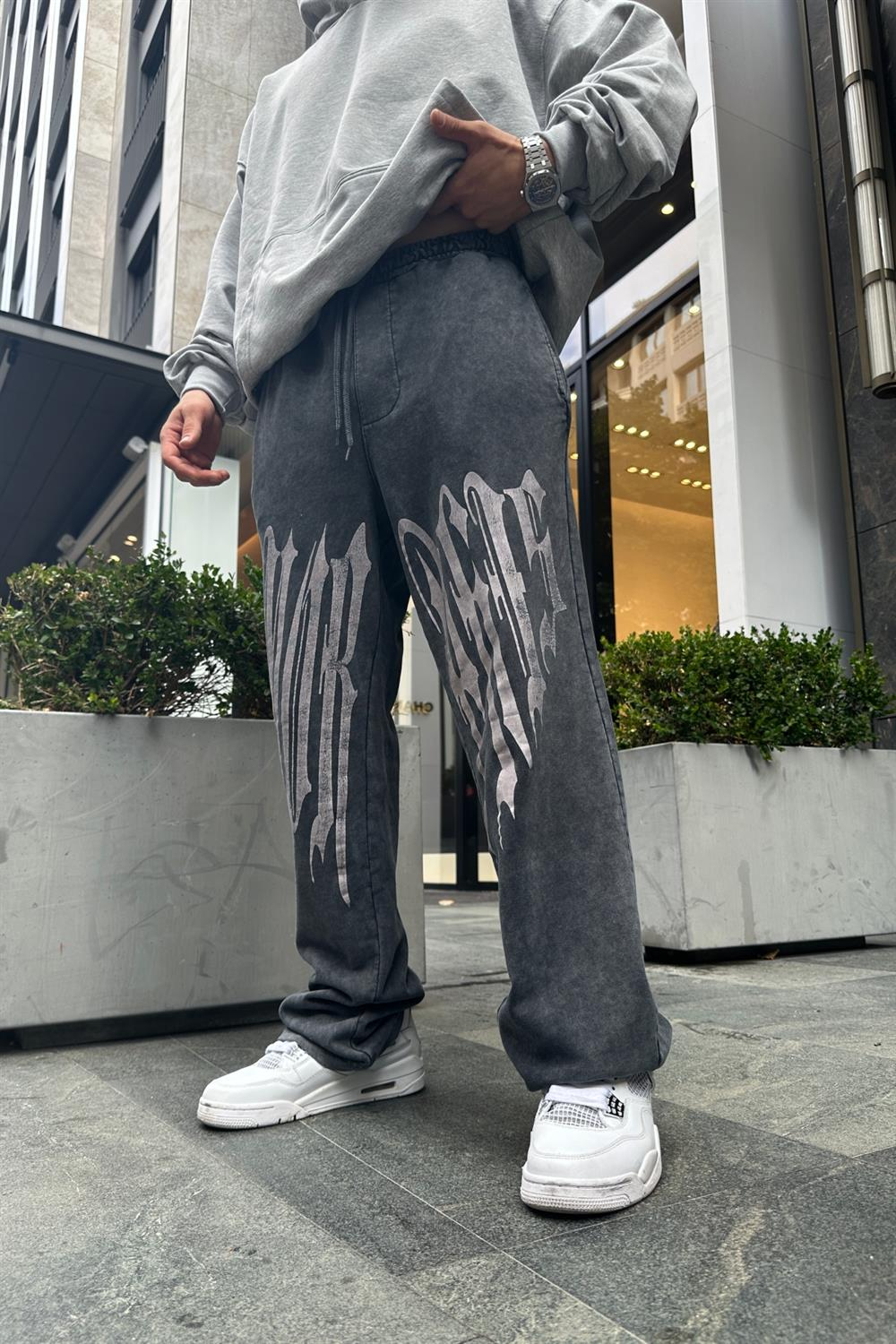 Graffiti Baskılı Acid Wash Eşofman ESF438