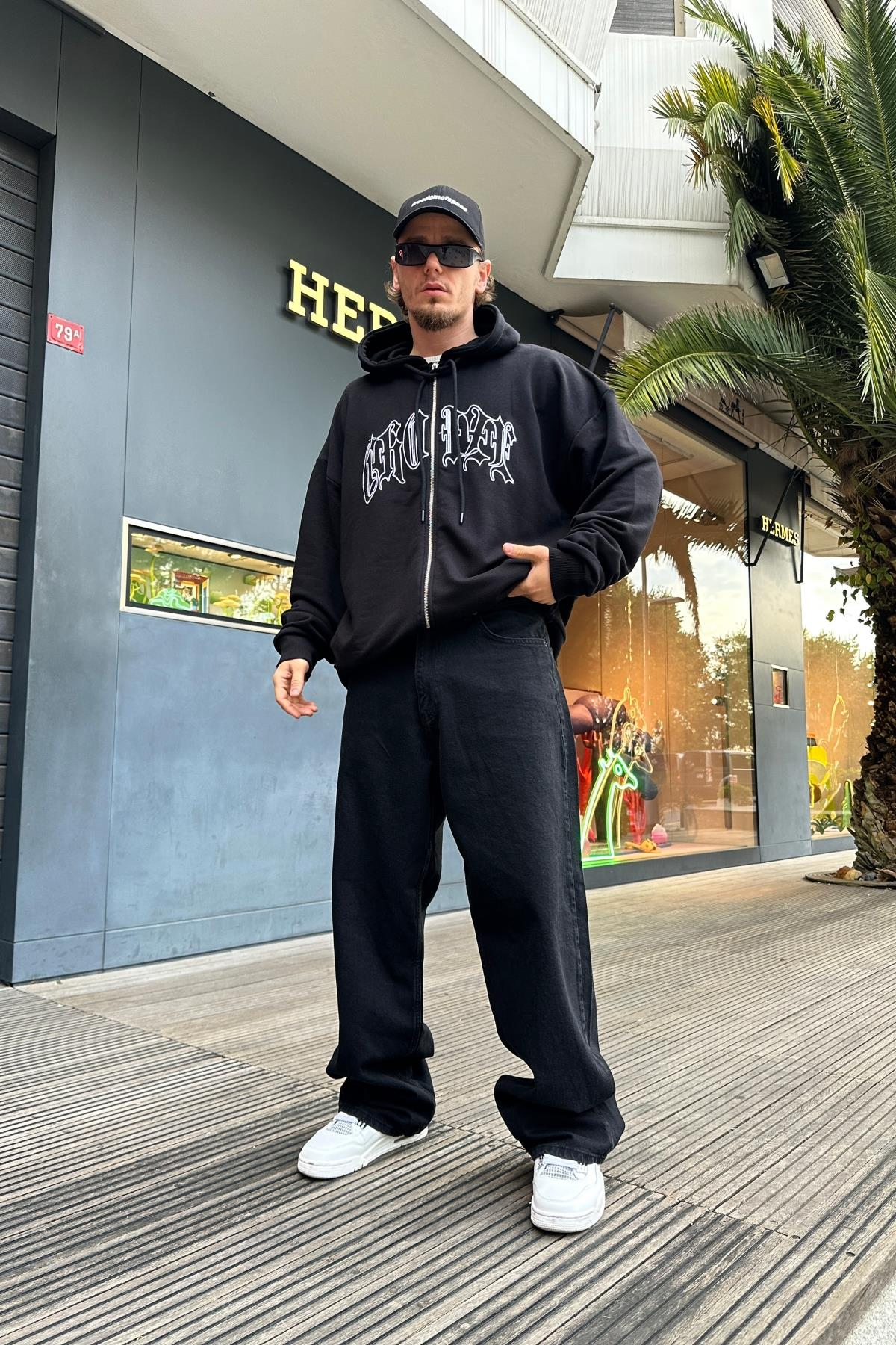 Graffiti Baskılı Siyah Oversize Zipper Sweatshirt SW993