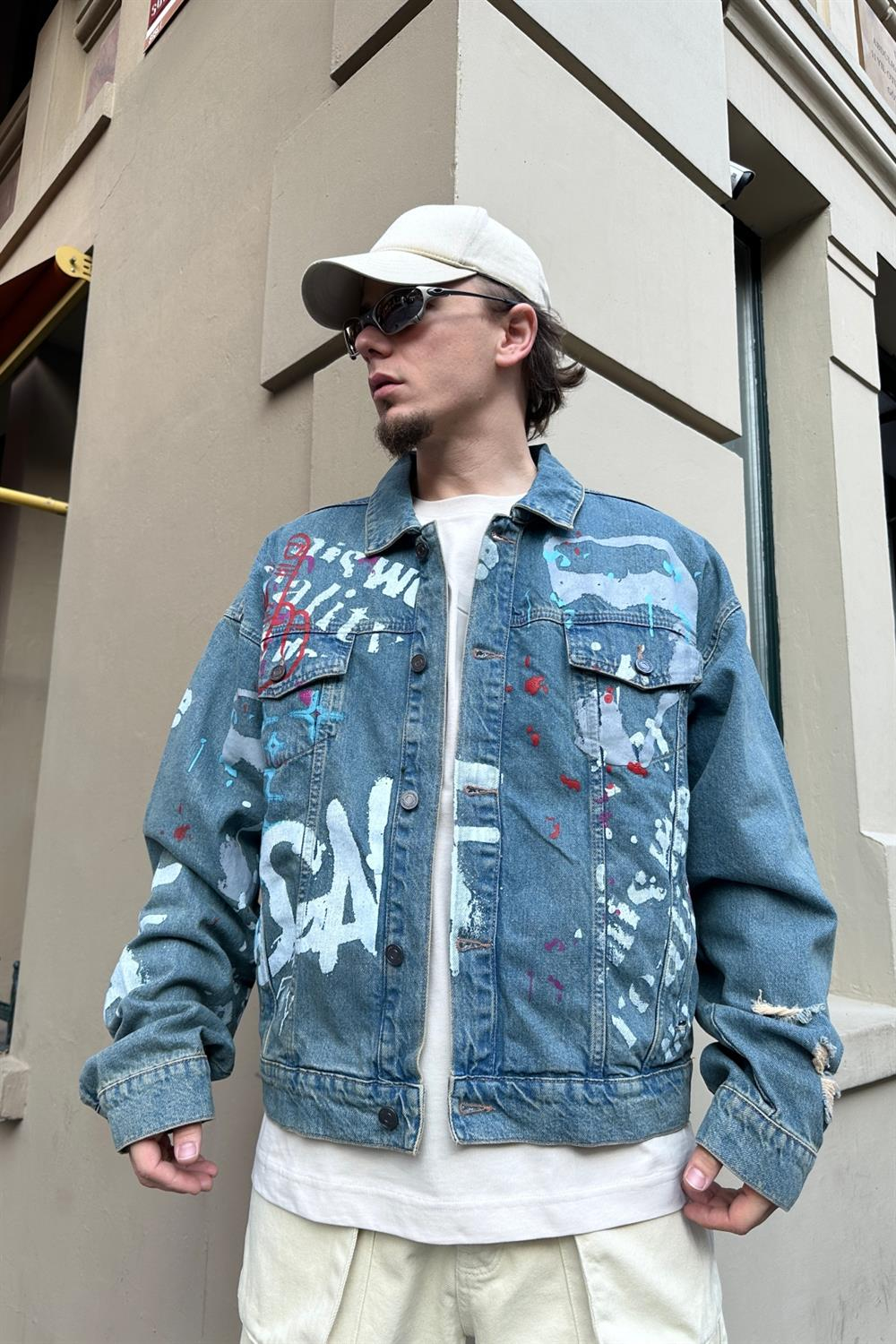 Graffiti Baskılı Yırtık Detay Jean Ceket C215