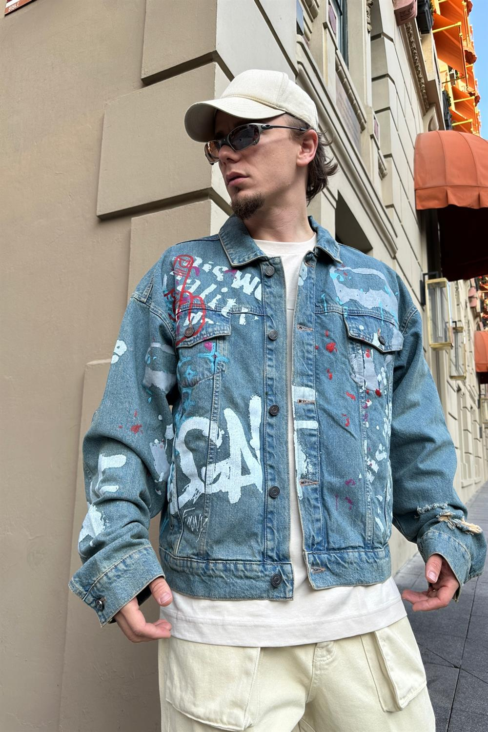 Graffiti Baskılı Yırtık Detay Jean Ceket C215