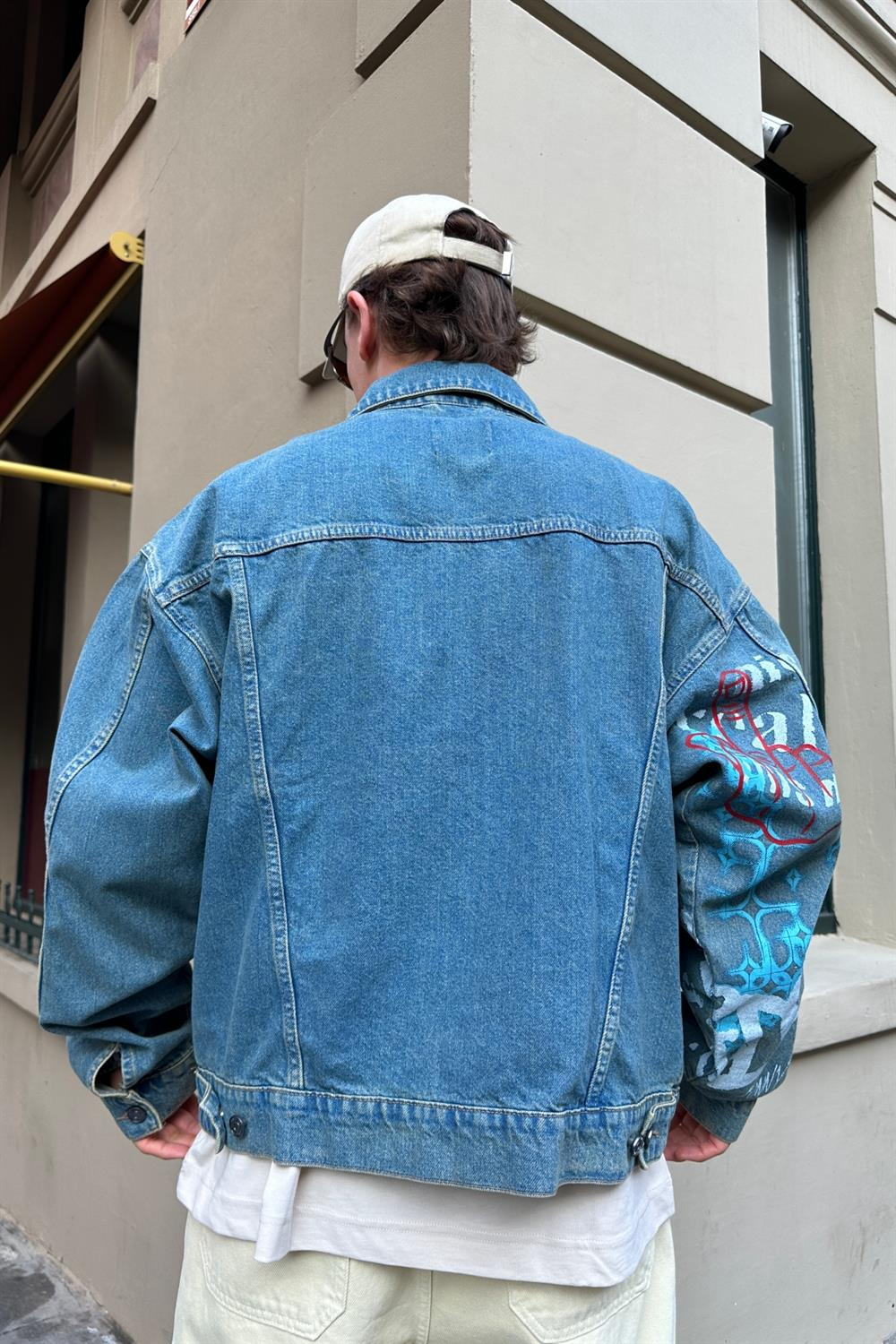 Graffiti Baskılı Yırtık Detay Jean Ceket C215