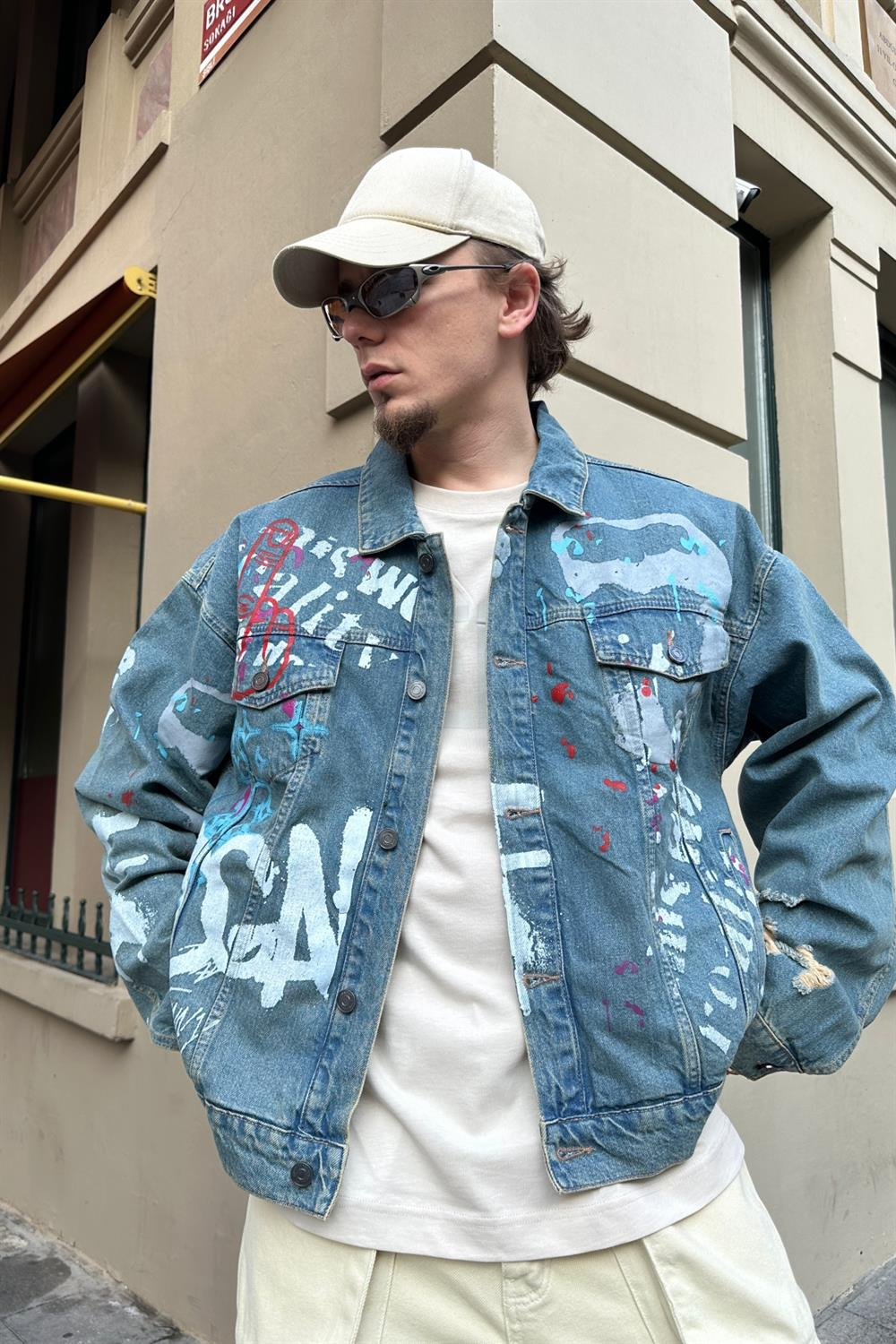 Graffiti Baskılı Yırtık Detay Jean Ceket C215