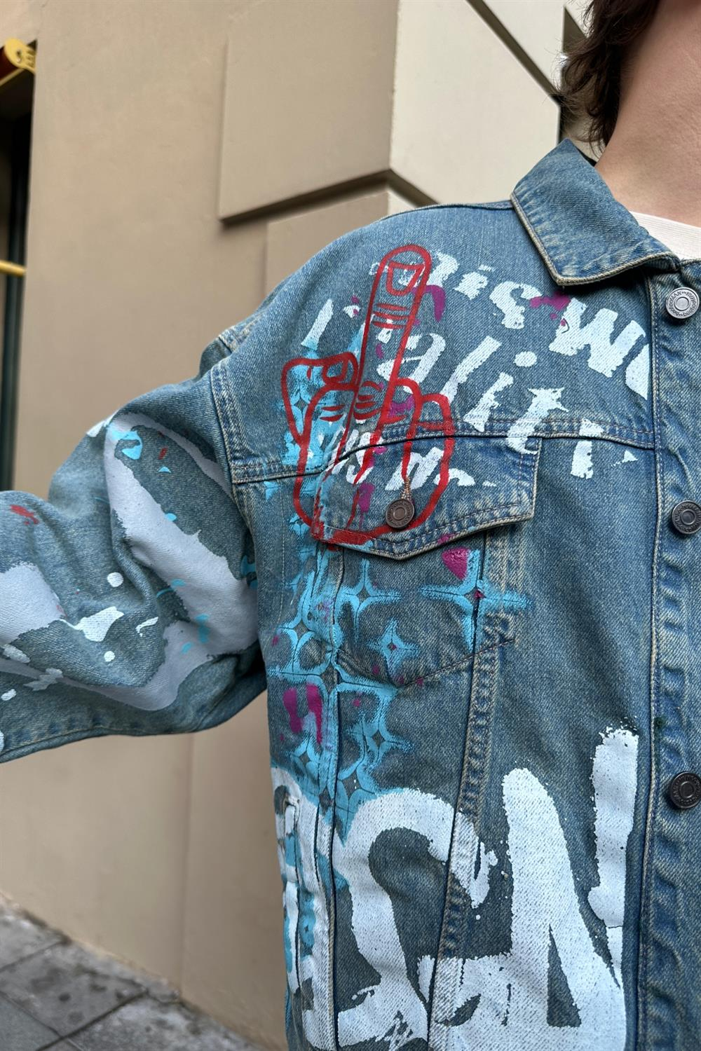 Graffiti Baskılı Yırtık Detay Jean Ceket C215