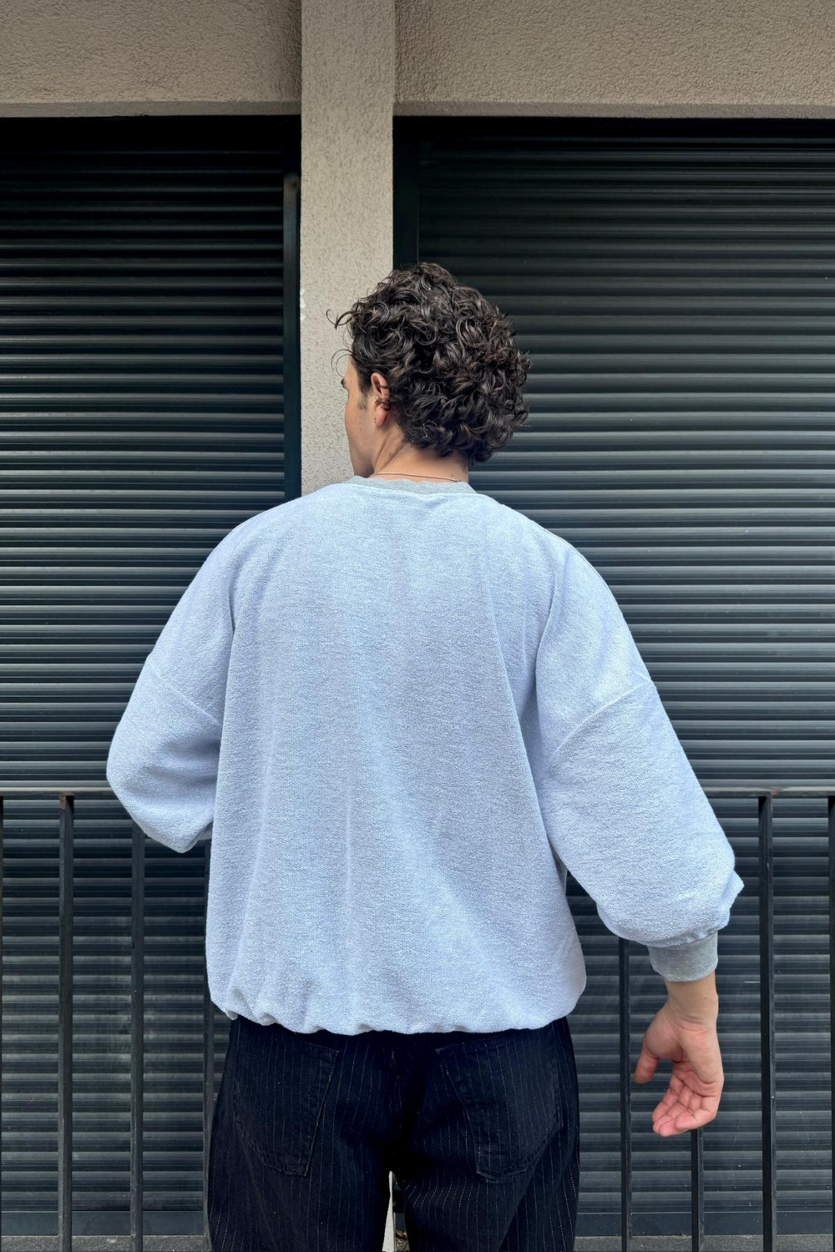 Gri Nakışlı Oversize California Sweatshirt