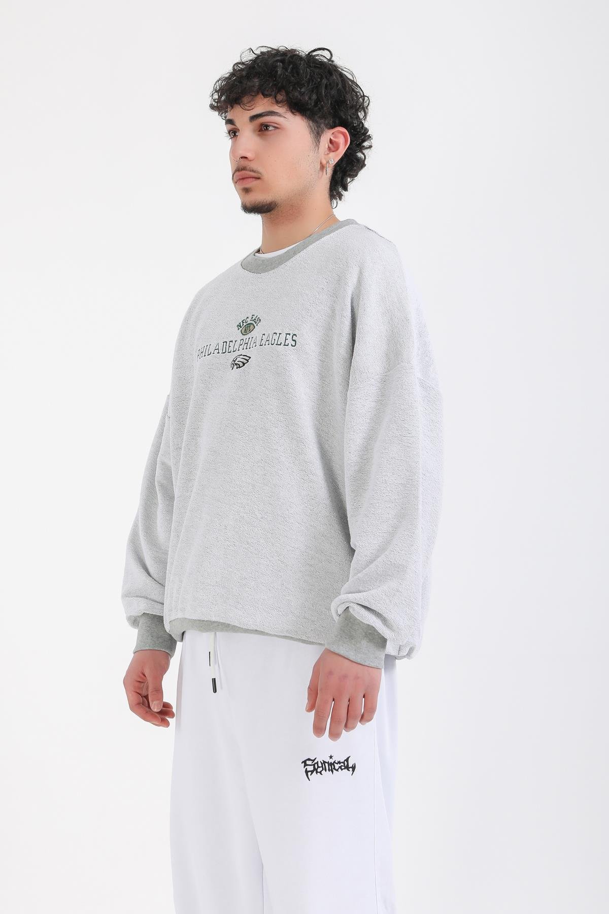 Gri Nakışlı Oversize California Sweatshirt