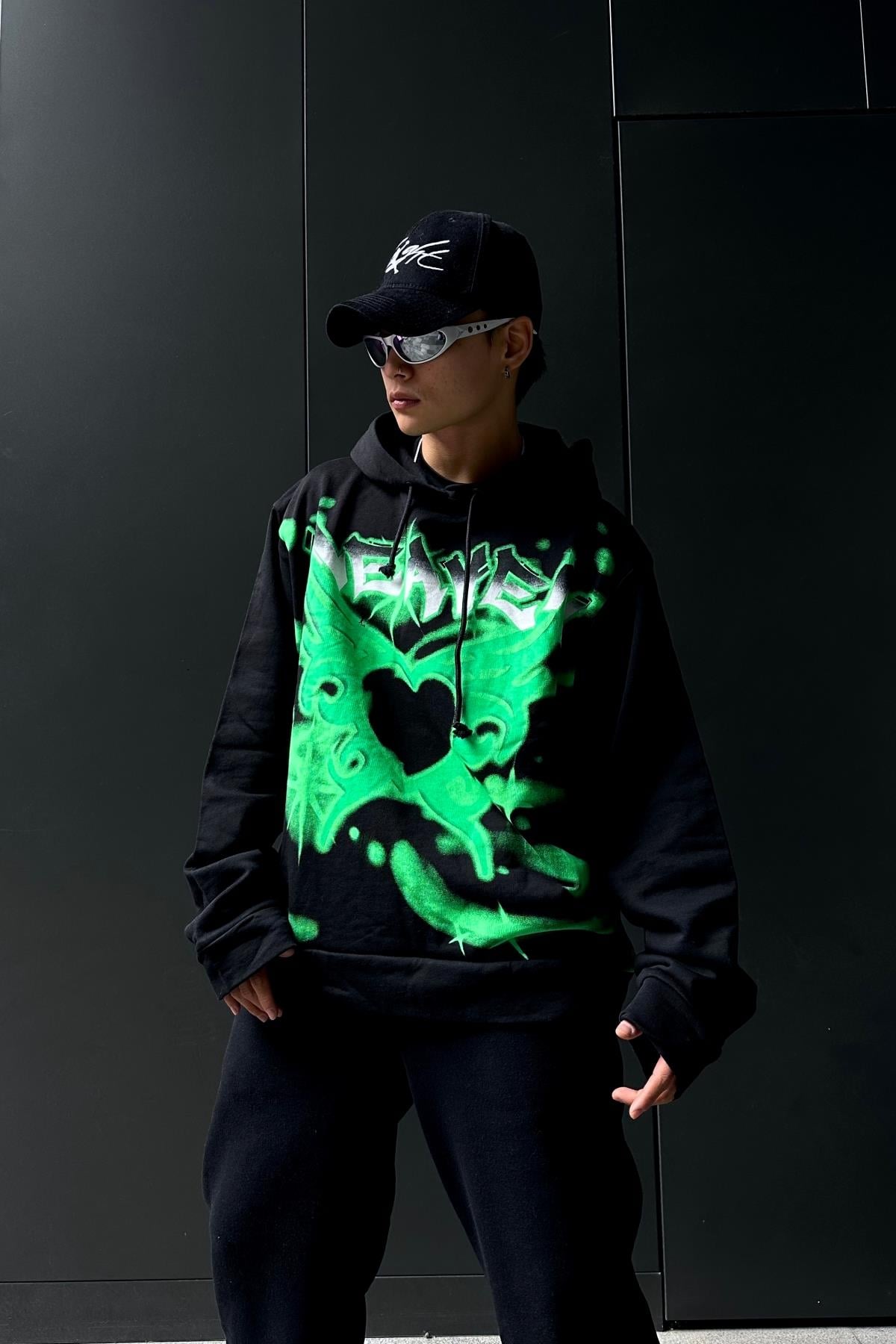 Heaven Graffiti Baskılı Siyah Oversize Sweatshirt SW1051