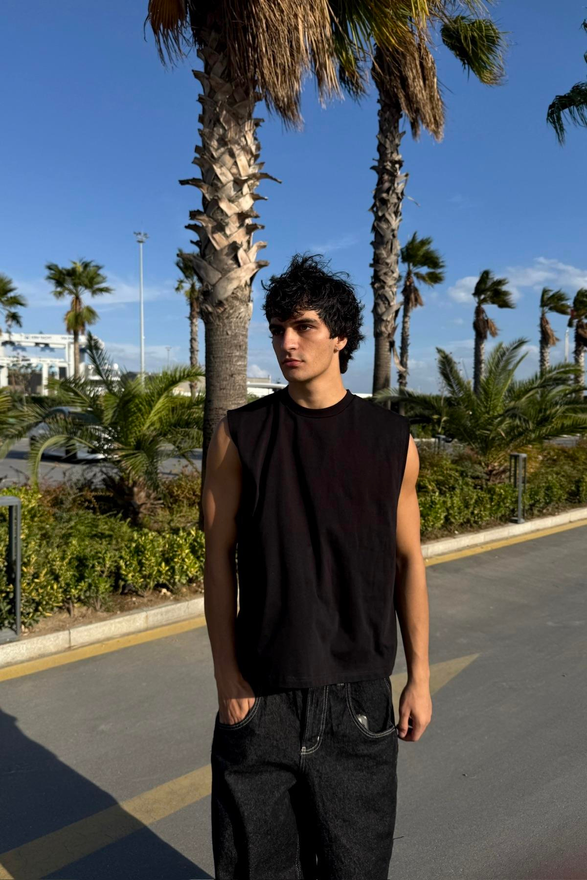 JR Siyah Oversize Kolsuz Tshirt