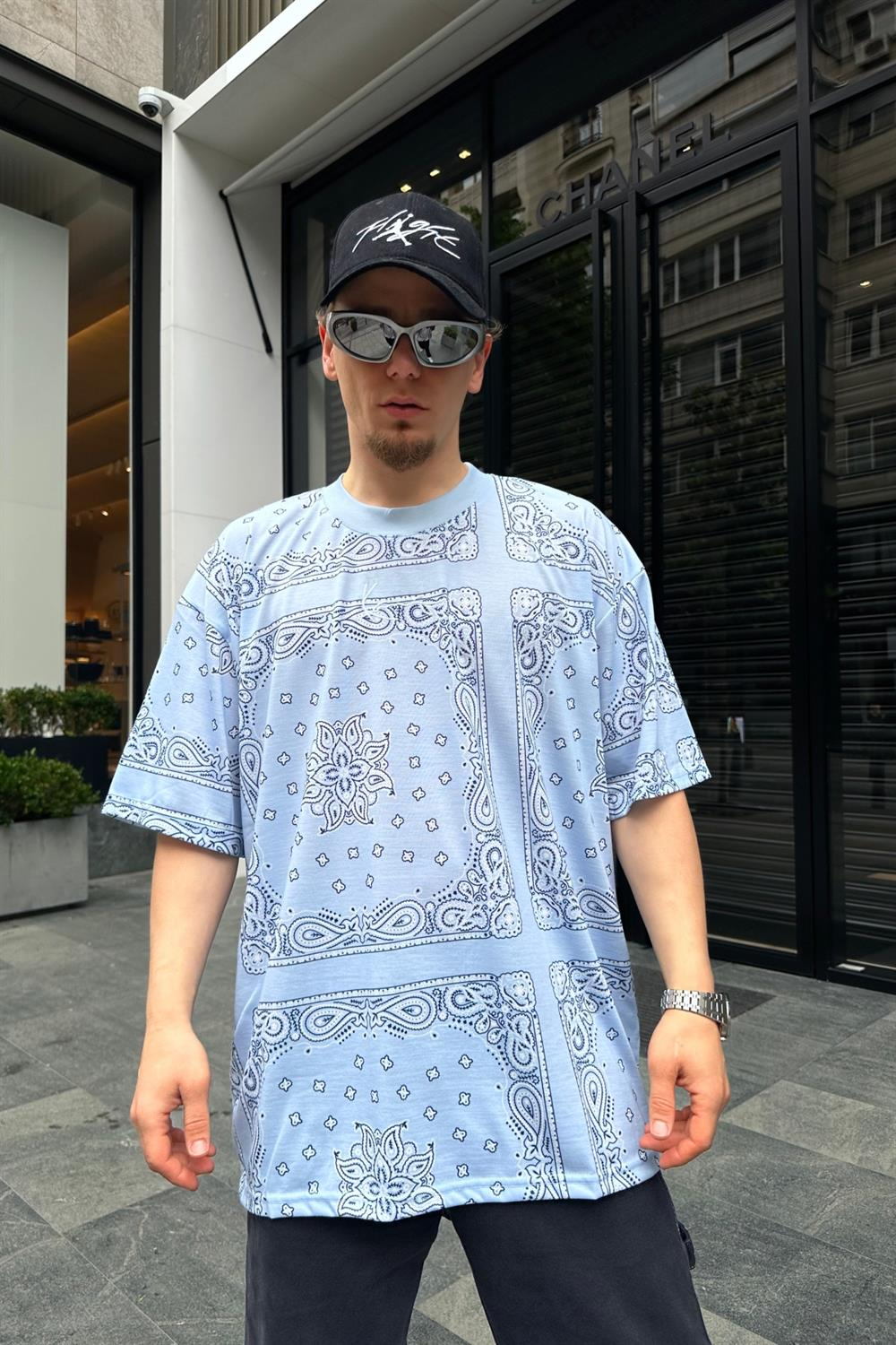 Kani Nakışlı Açık Mavi Bandana Desen Oversize Tshirt T697