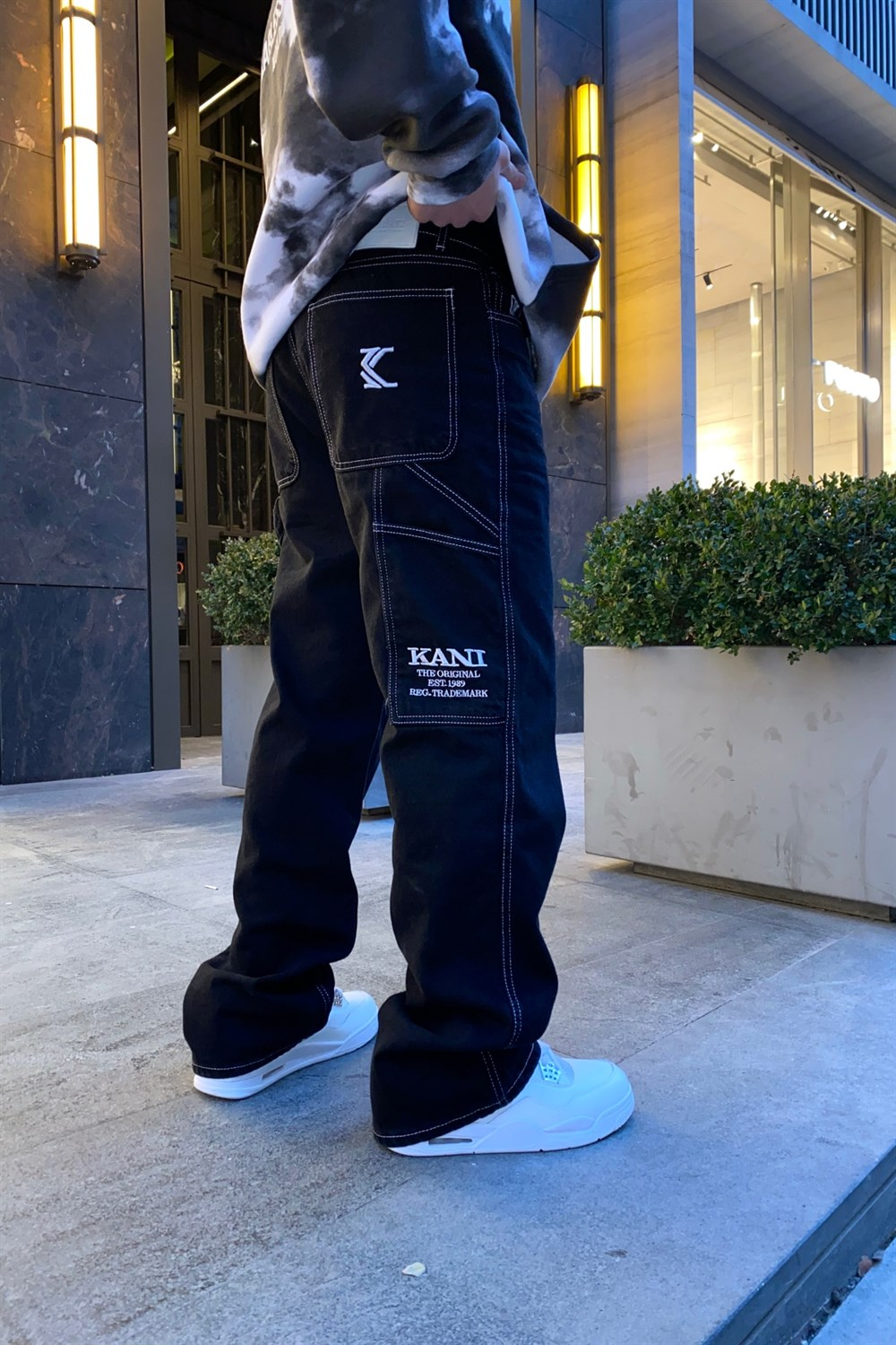 Kani Nakışlı Siyah Jean P541