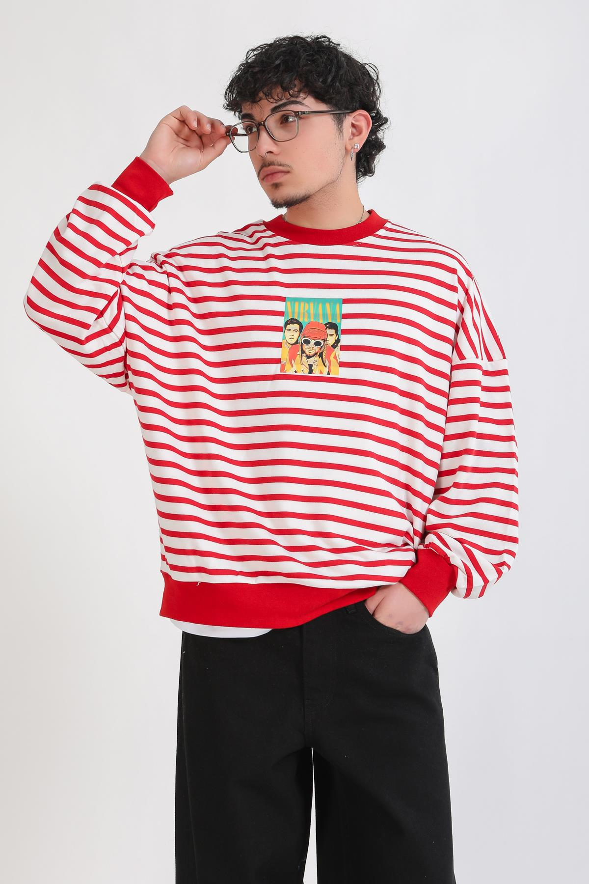 Kırmızı Çizgili Nirvana Baskılı Oversize Sweatshirt