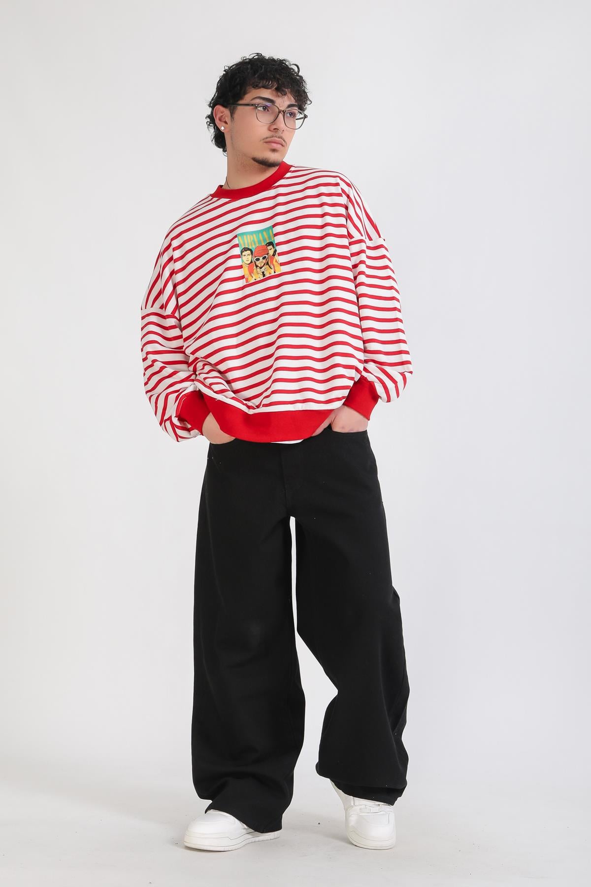 Kırmızı Çizgili Nirvana Baskılı Oversize Sweatshirt