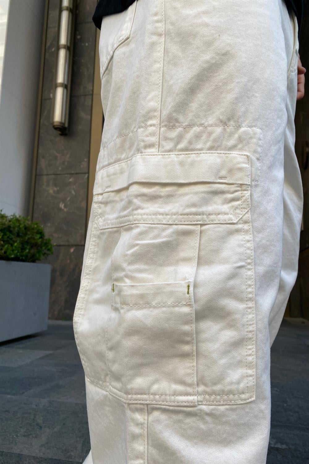 Krem Cep Detay Pantolon P631