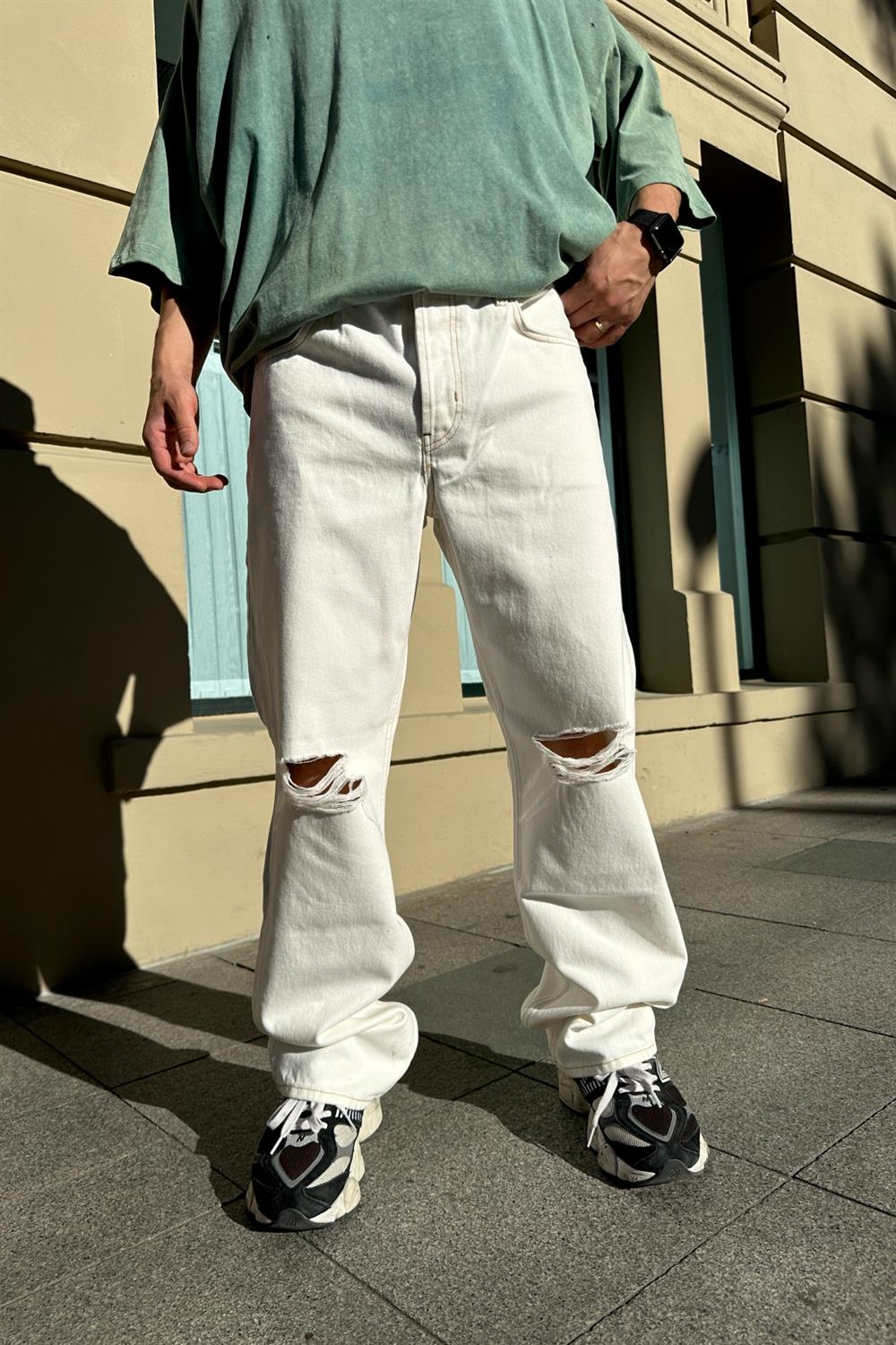 Krem Yırtık Detay Jean Pantolon P707