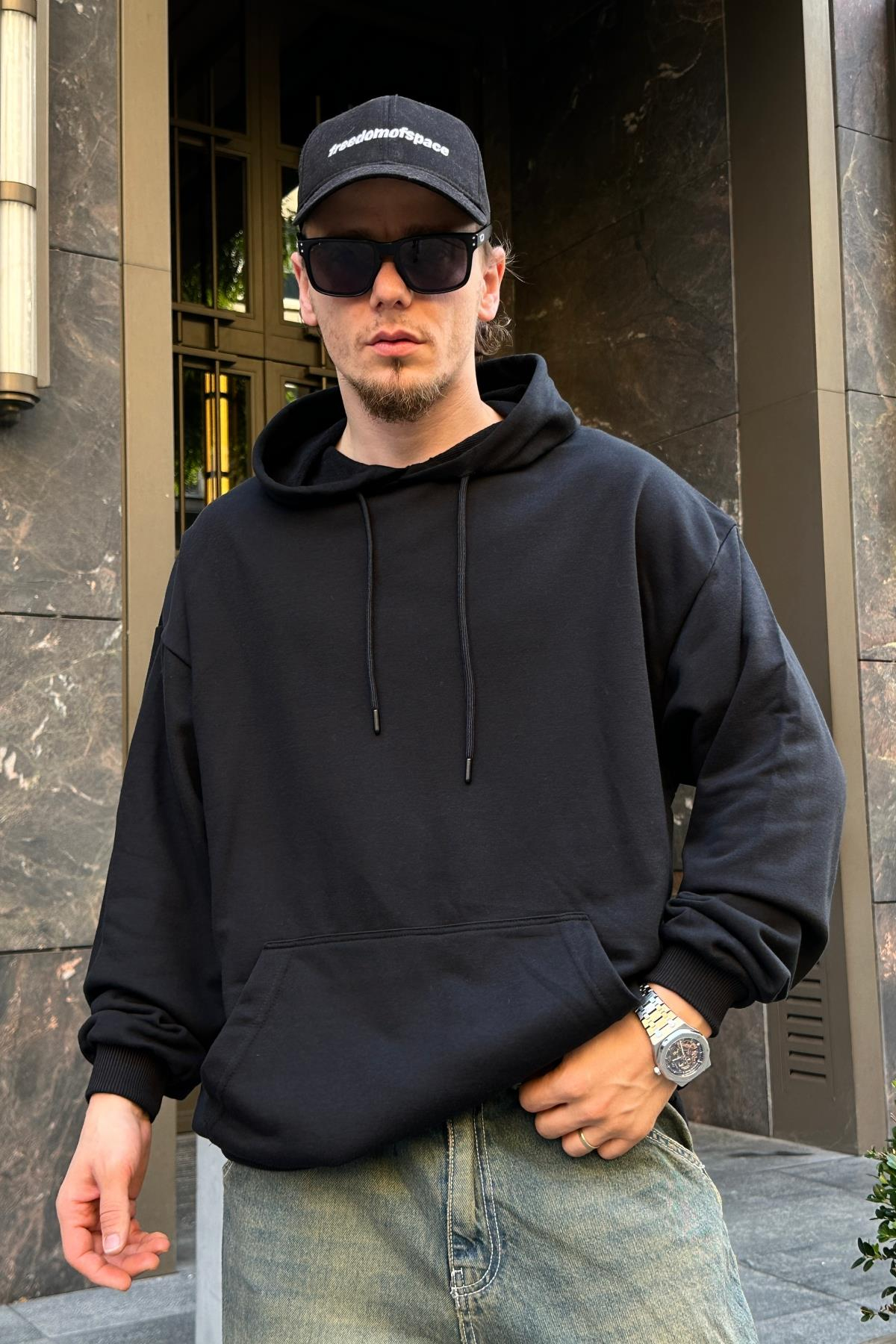 Leonardo Baskılı Siyah Oversize Sweatshirt SW988