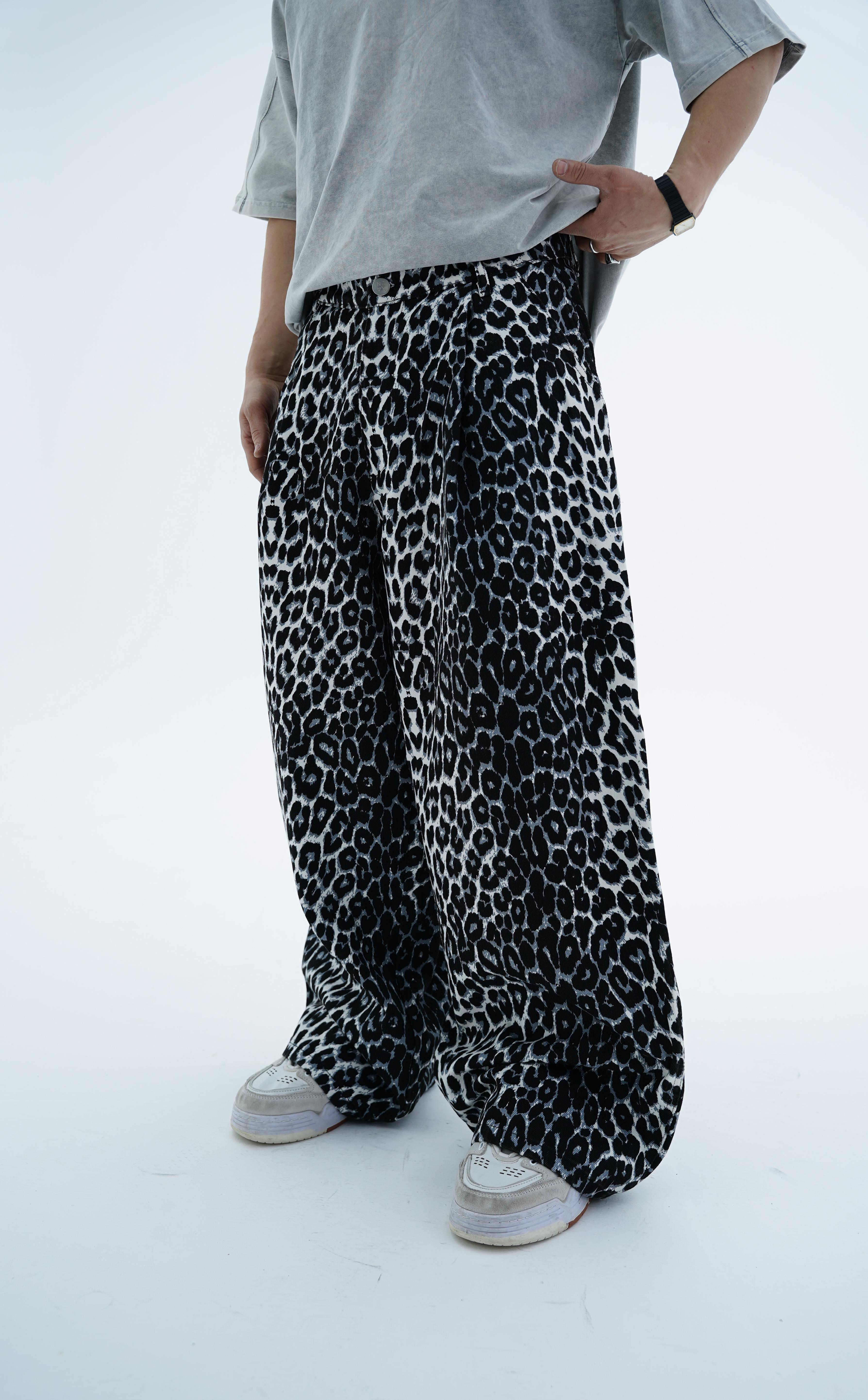 Leopar Desen Beyaz Dokuma Pantolon KN4672