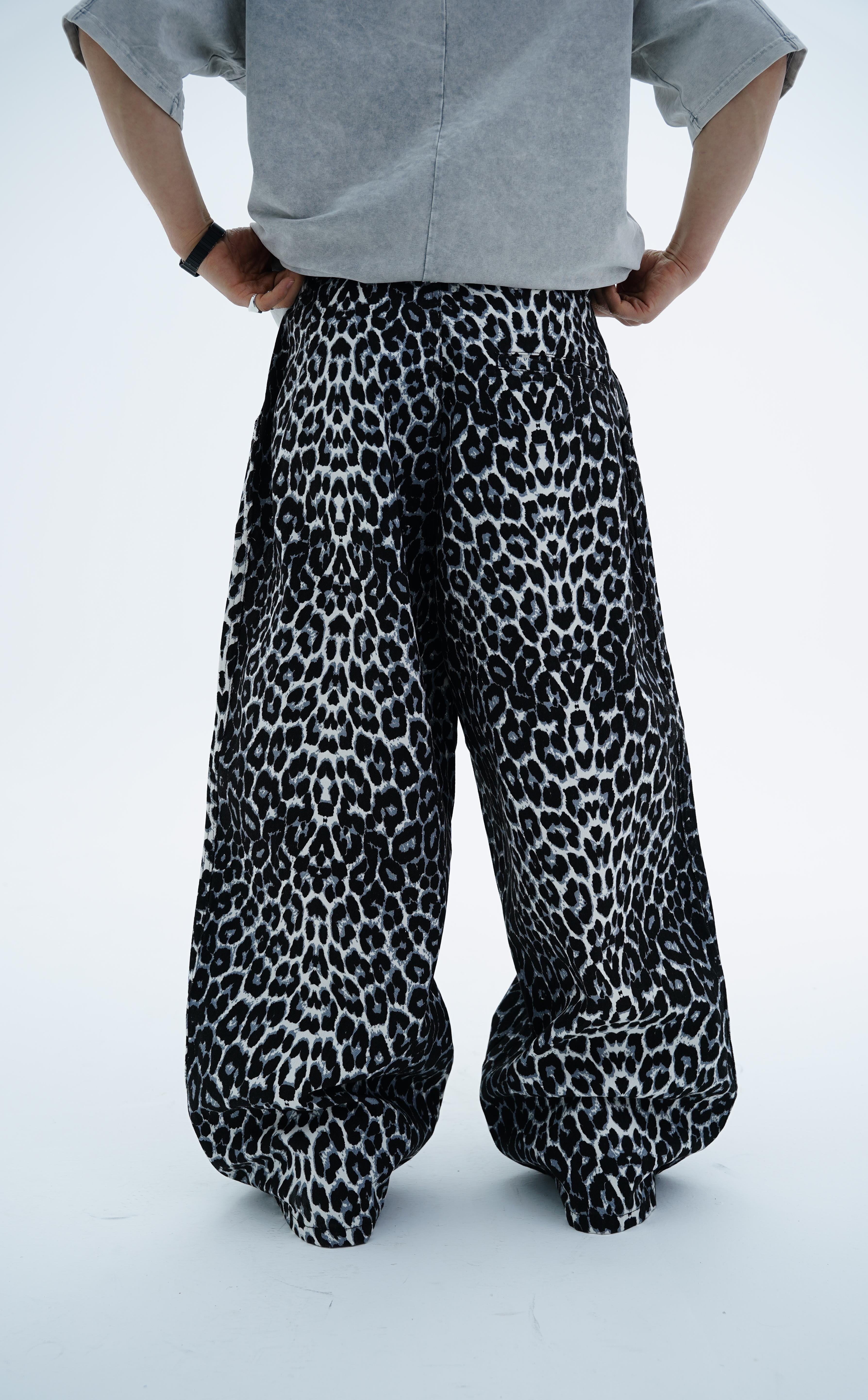 Leopar Desen Beyaz Dokuma Pantolon KN4672