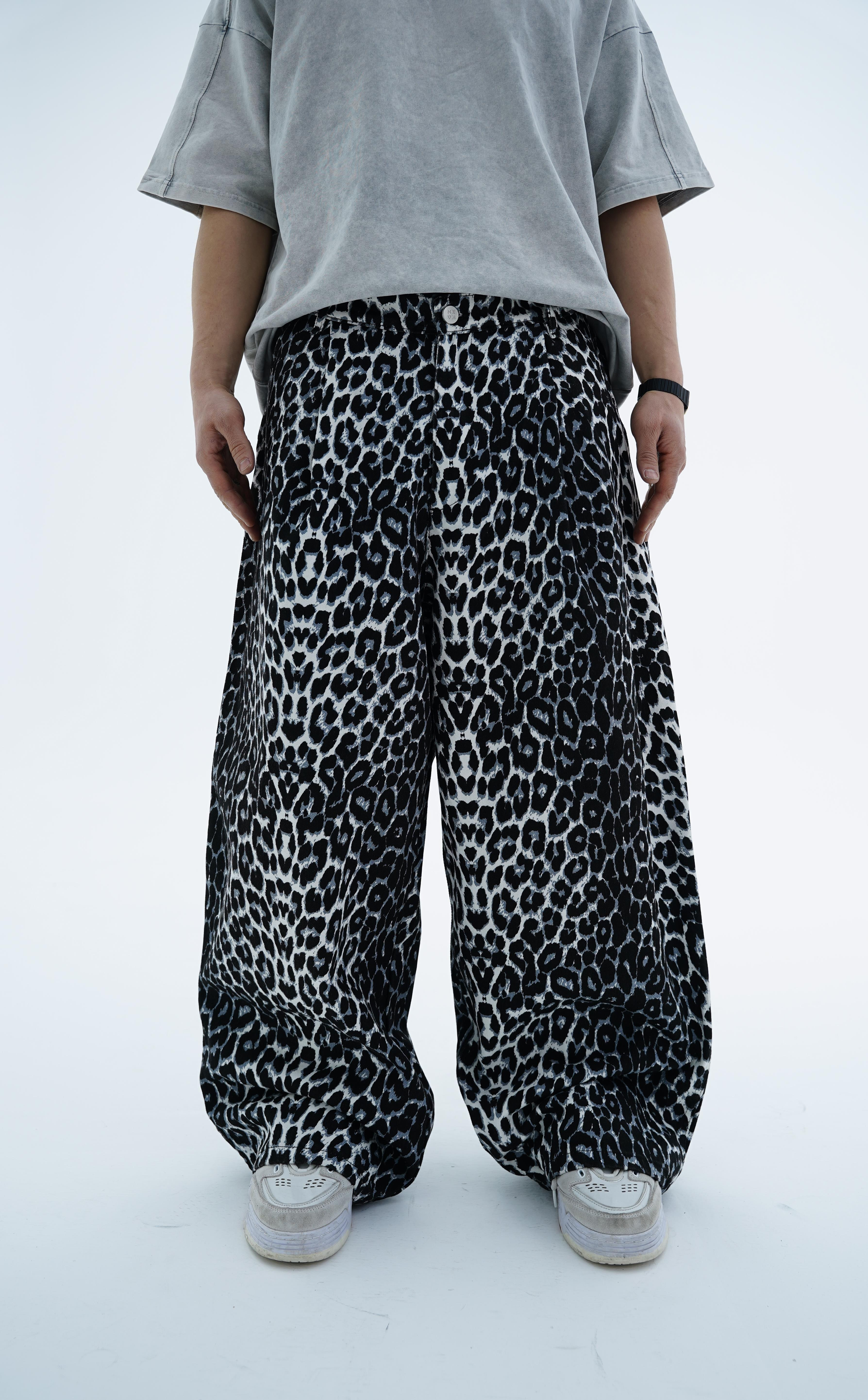 Leopar Desen Beyaz Dokuma Pantolon KN4672