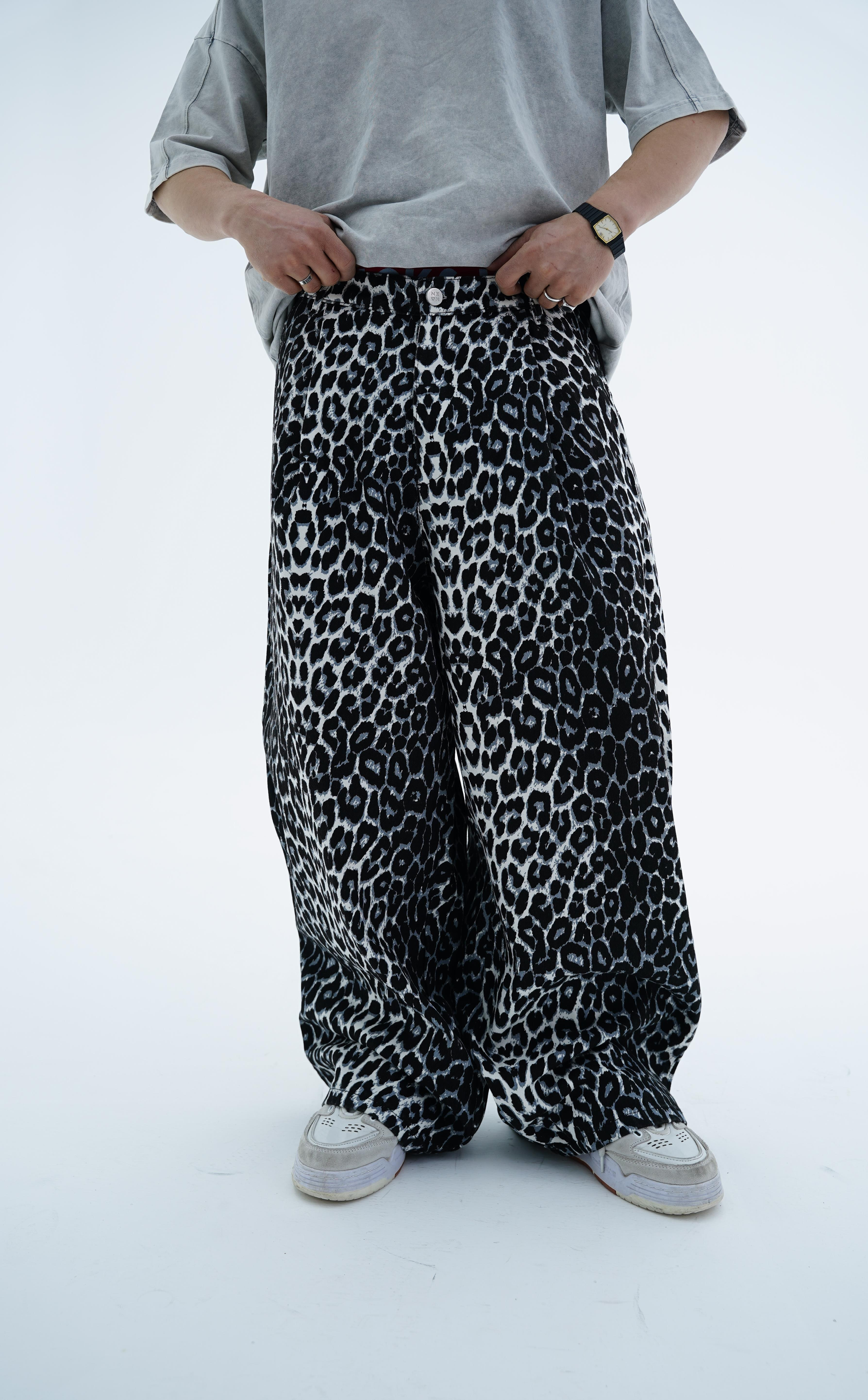 Leopar Desen Beyaz Dokuma Pantolon KN4672