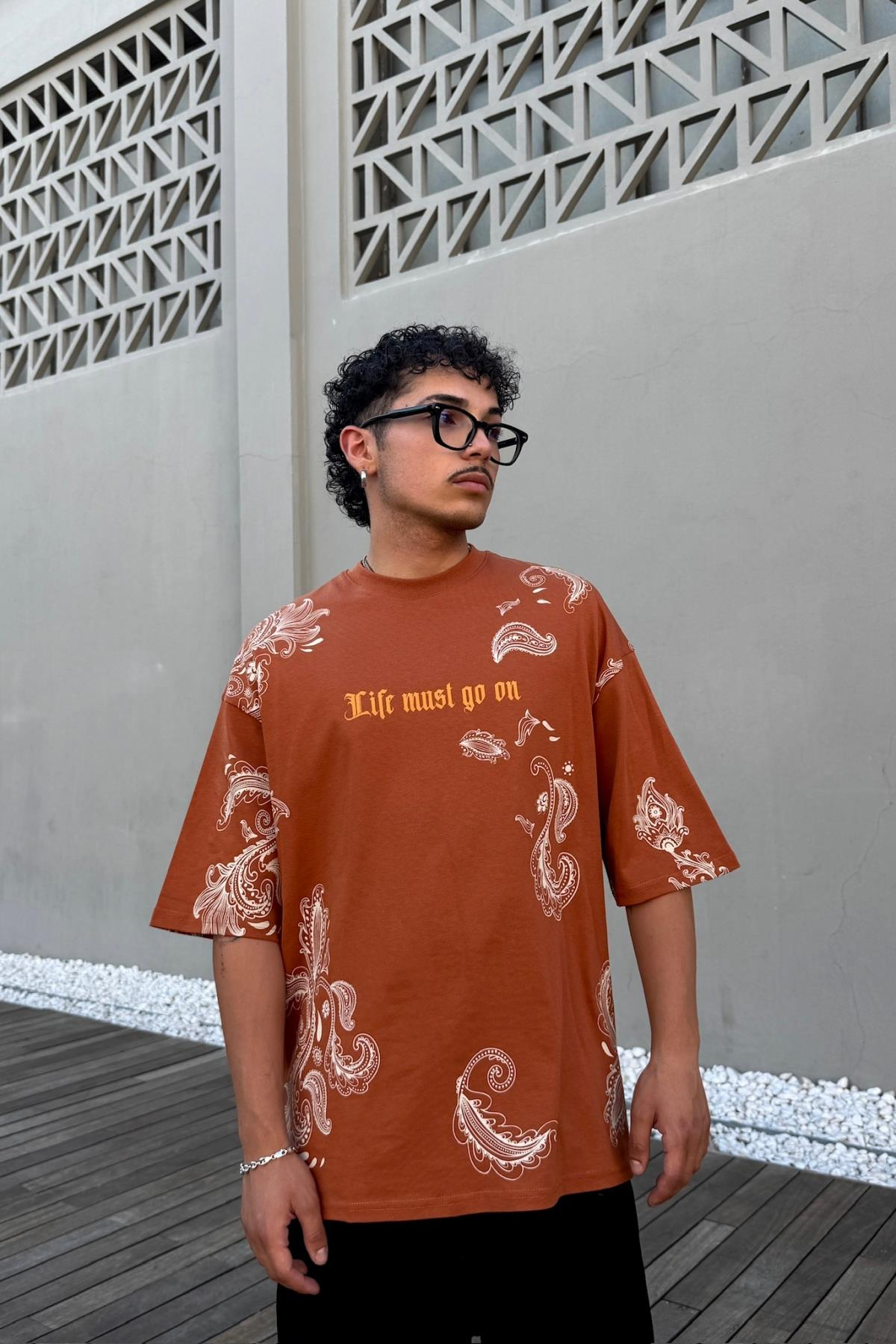 Life Must Etnik Desen Baskılı Kahve Oversize Tshirt JC01