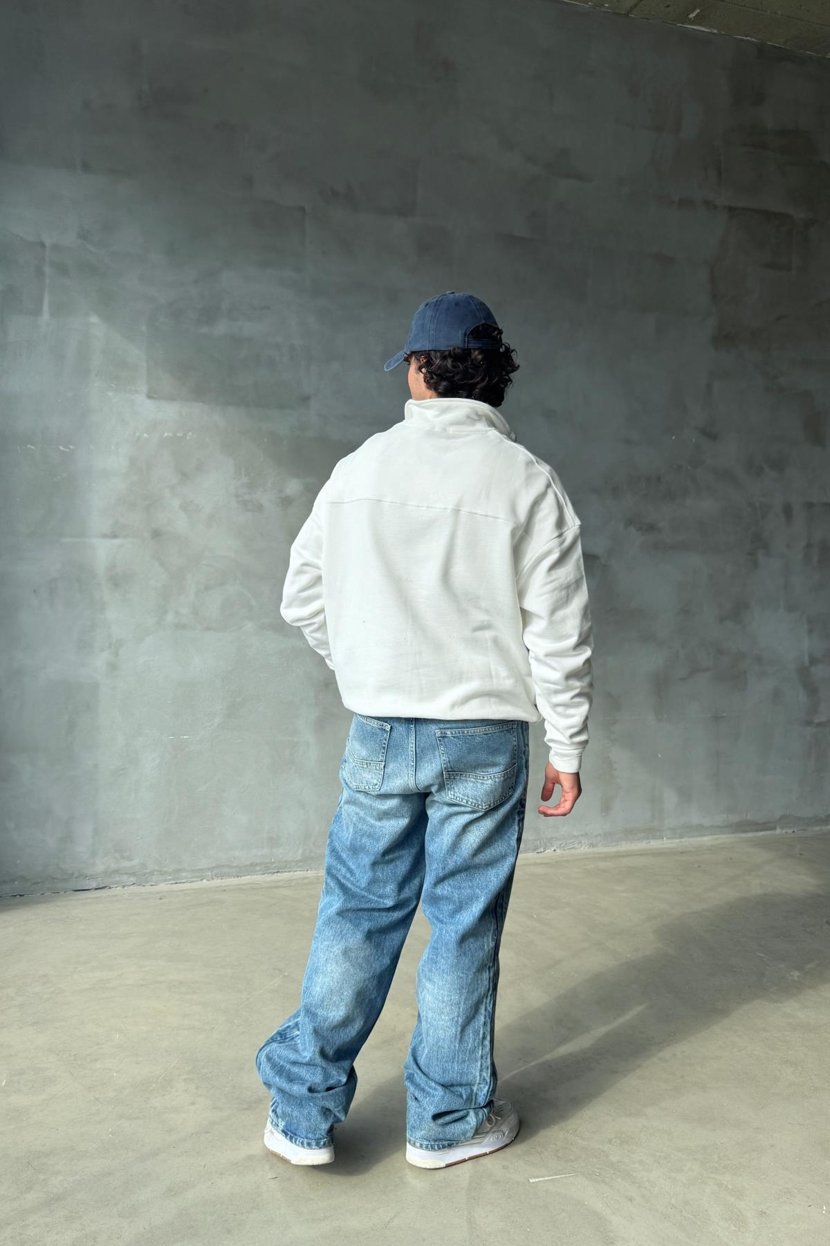 Logo Detay Fermuar Yaka Ekru Oversize Sweatshirt SR01