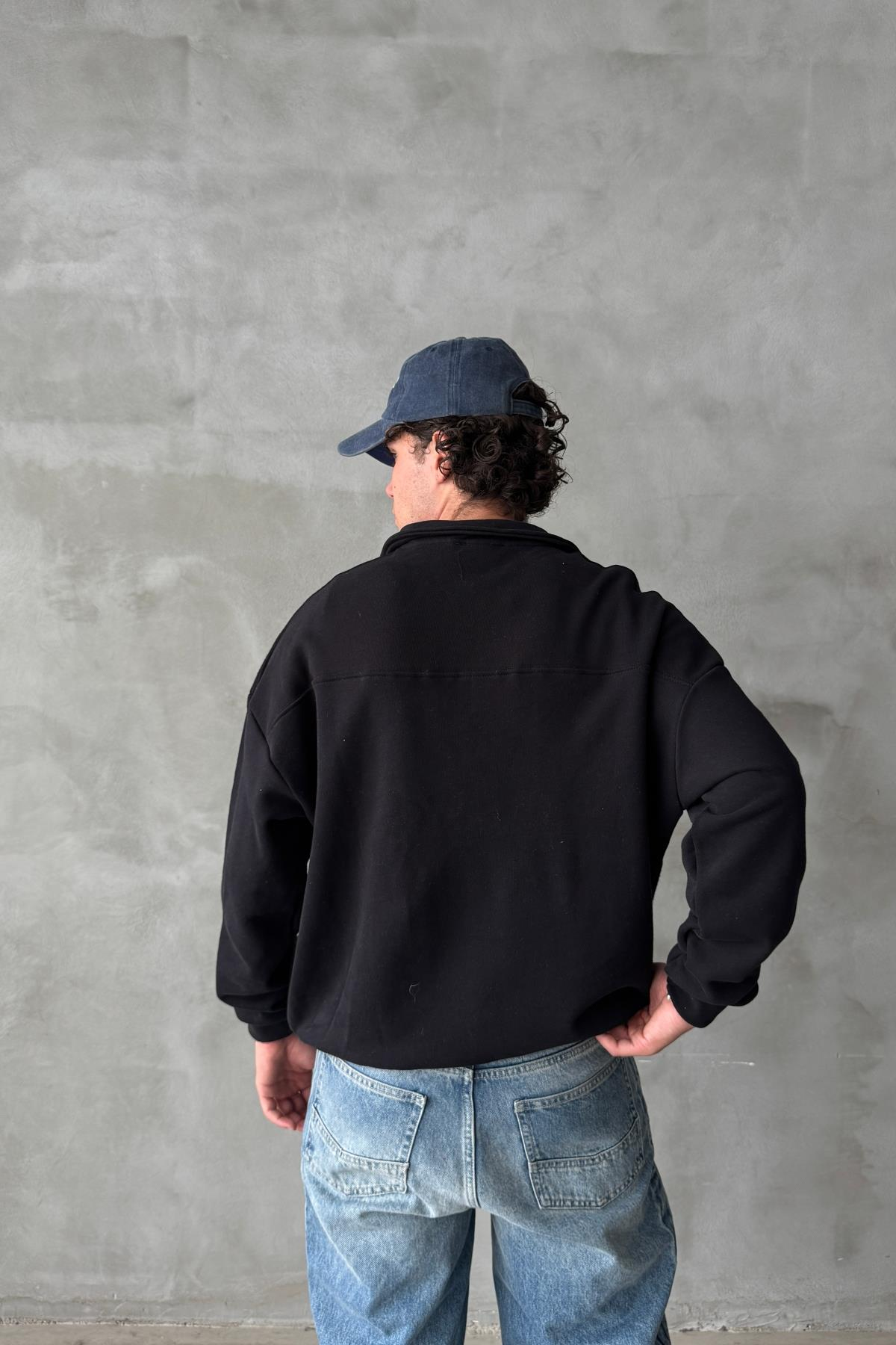 Logo Detay Fermuar Yaka Siyah Oversize Sweatshirt SR01