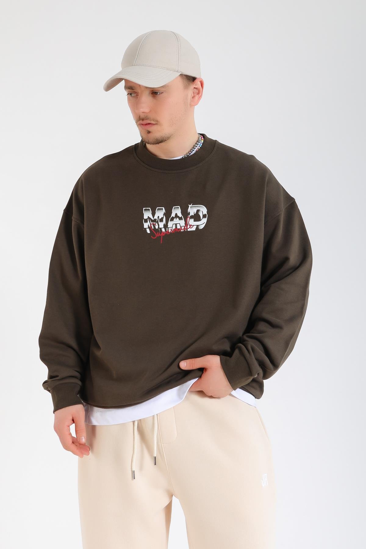 Mad Baskılı Kahve Oversize Sweatshirt SW1381