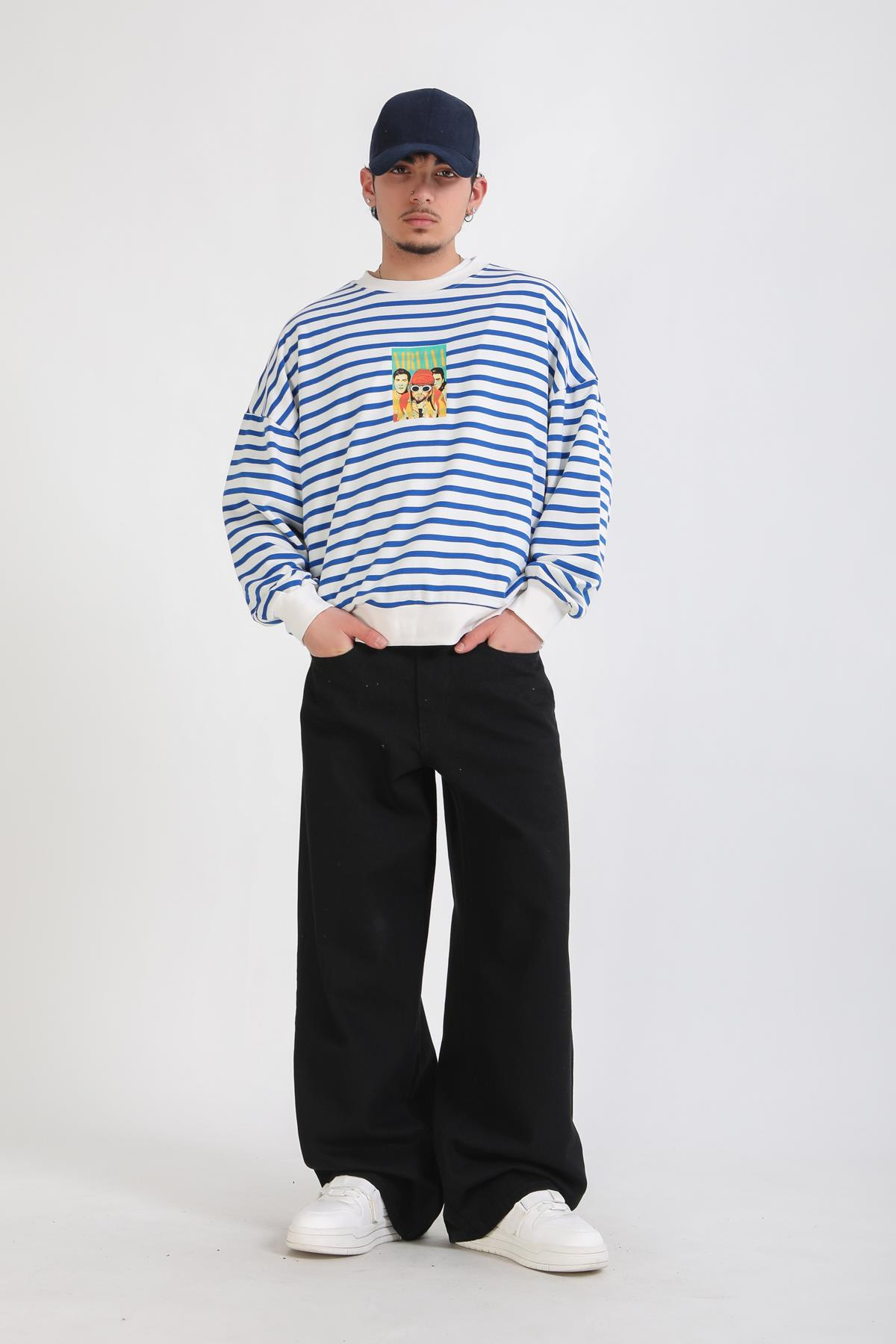 Mavi Çizgili Nirvana Baskılı Oversize Sweatshirt
