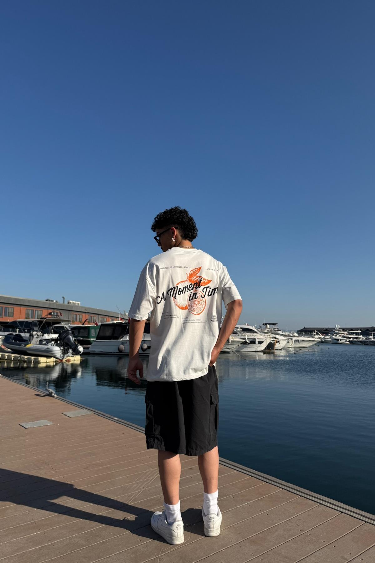 Moment Baskılı Krem Oversize Tshirt PM01