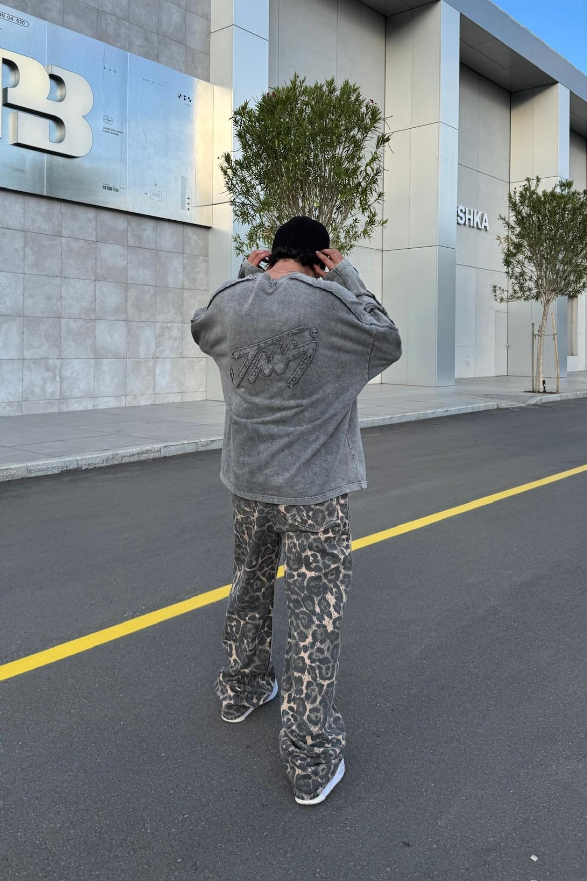 Nakışlı Acid Wash Bisiklet Yaka Oversize Sweatshirt JC01