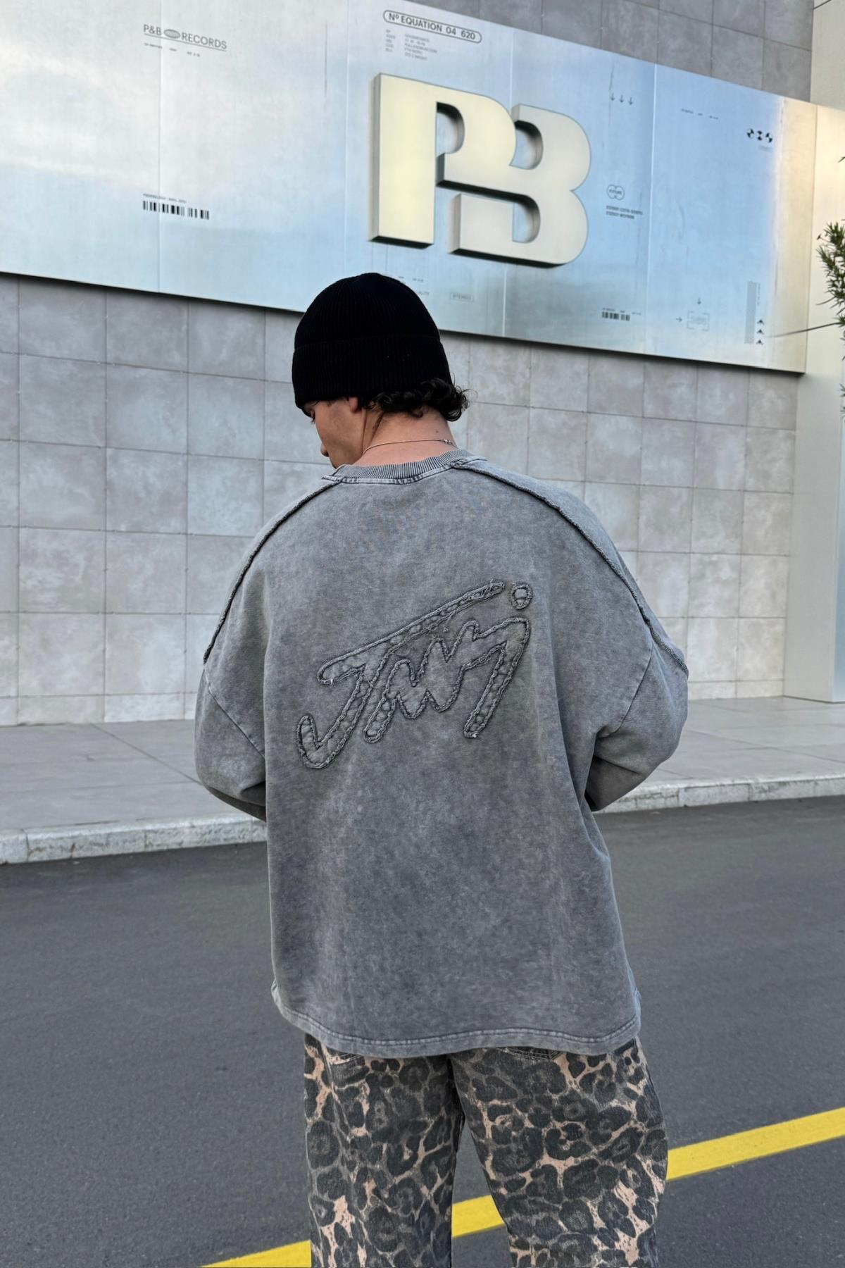 Nakışlı Acid Wash Bisiklet Yaka Oversize Sweatshirt JC01