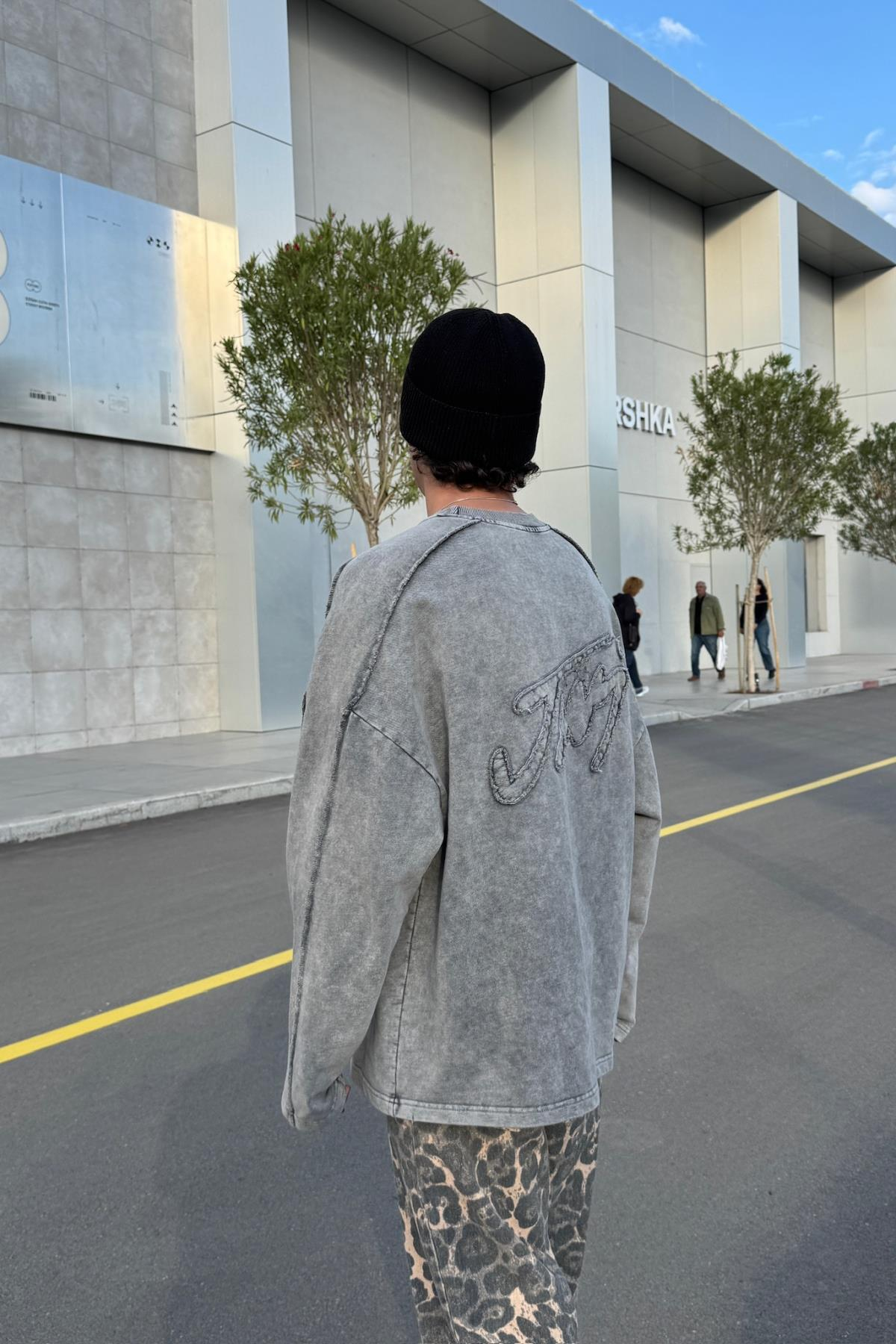 Nakışlı Acid Wash Bisiklet Yaka Oversize Sweatshirt JC01