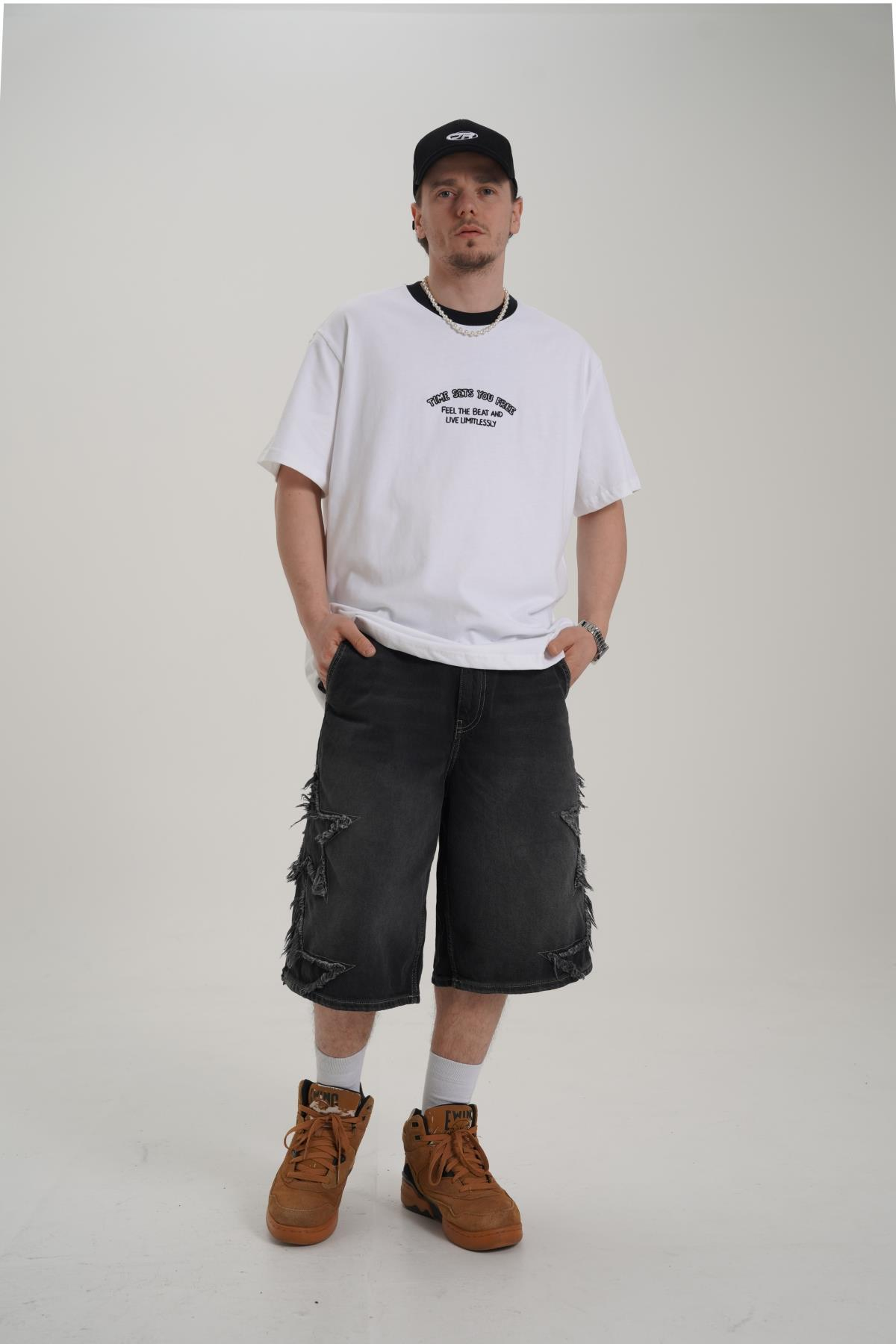 Nakışlı Beyaz Oversize Tshirt CT01 MRT26028