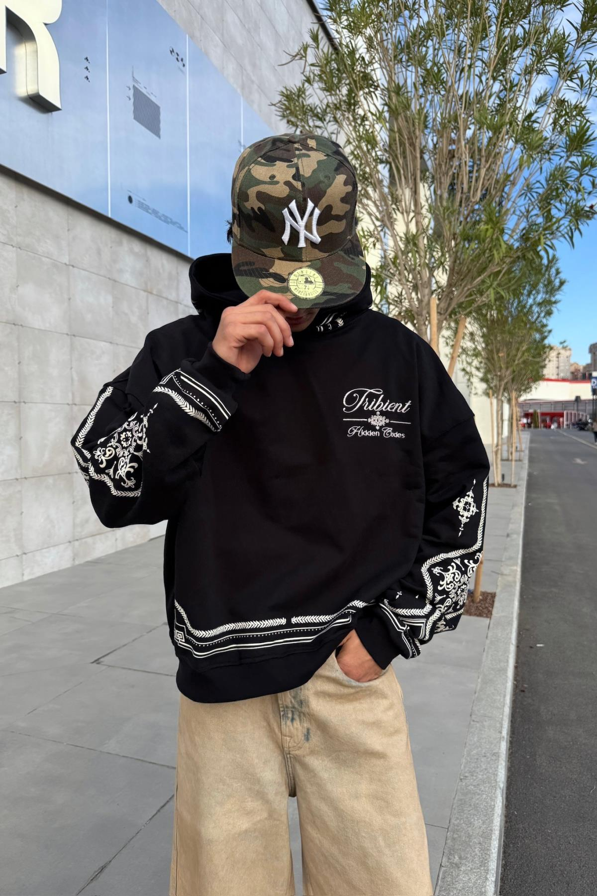 Nakışlı Etnik Desen Siyah Oversize Hoodie JC01
